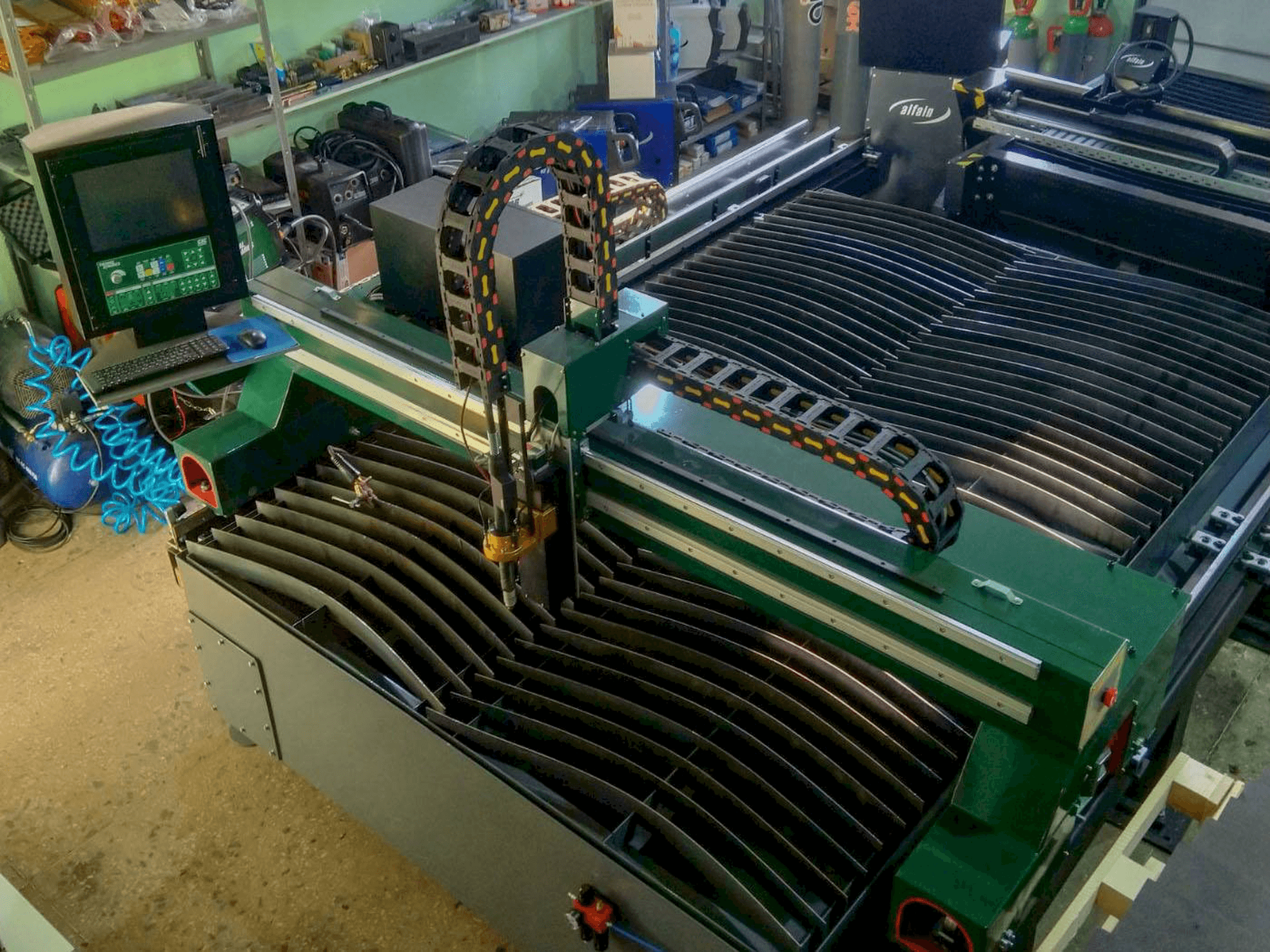 Vista frontal de la máquina Huawei HNC-2500W