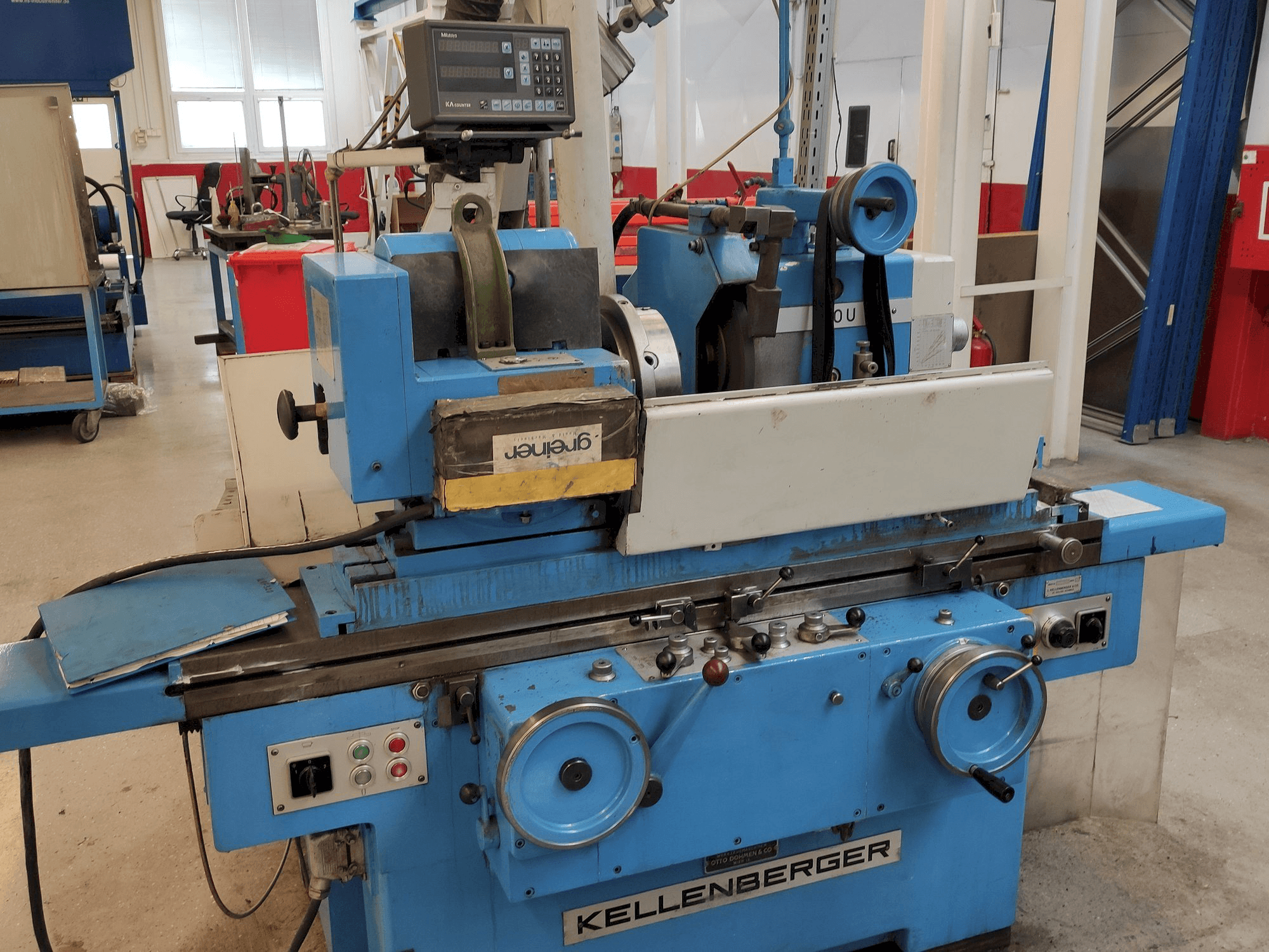 Vista frontal de la máquina KELLENBERGER 600U