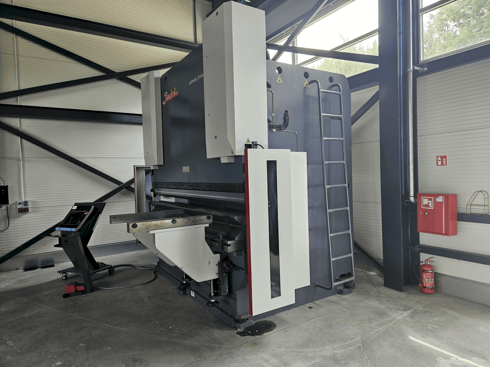 Vista frontal de la máquina Baykal APHS 31440