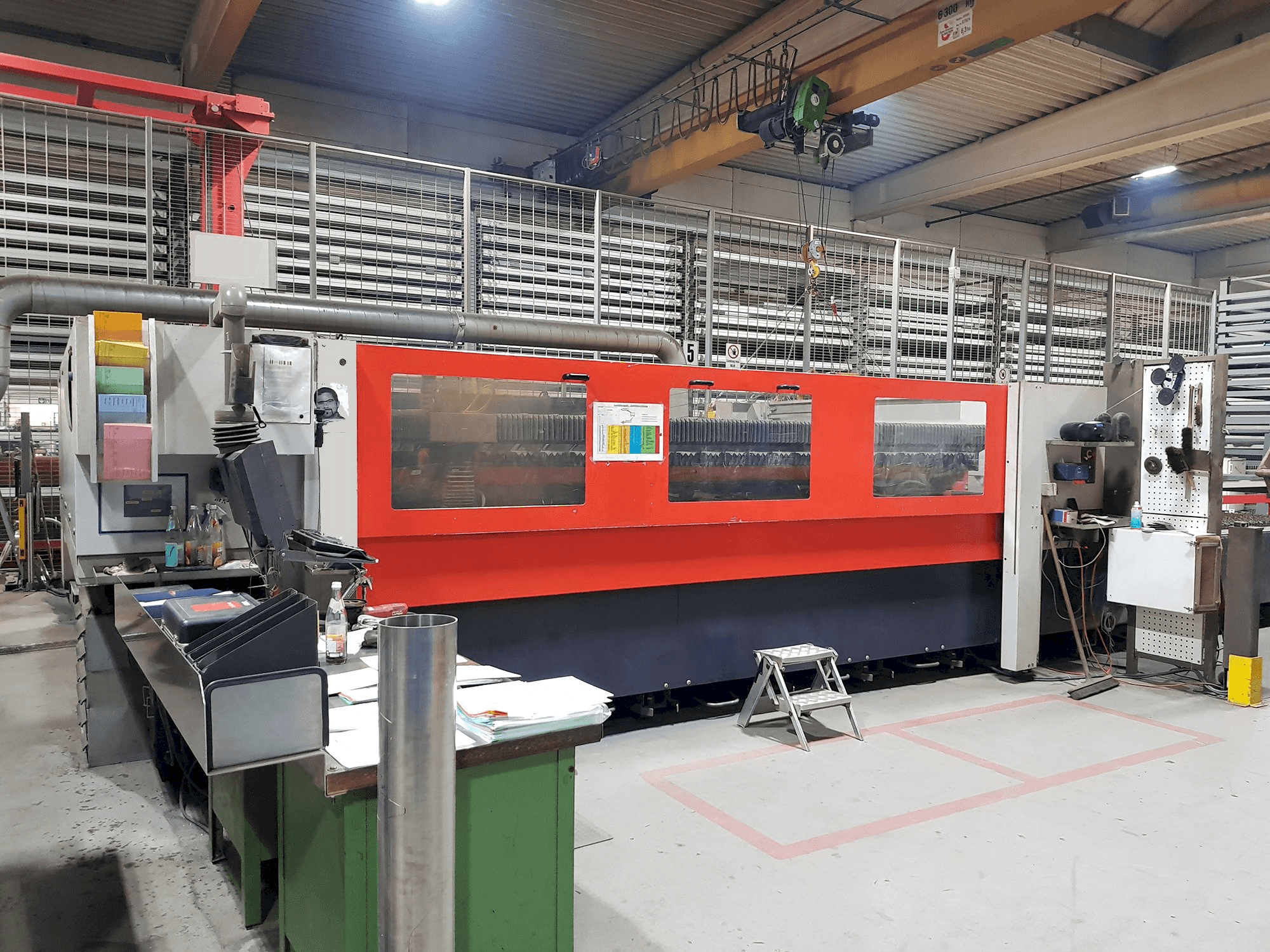 Vista frontal de la máquina Bystronic Bystar 4020