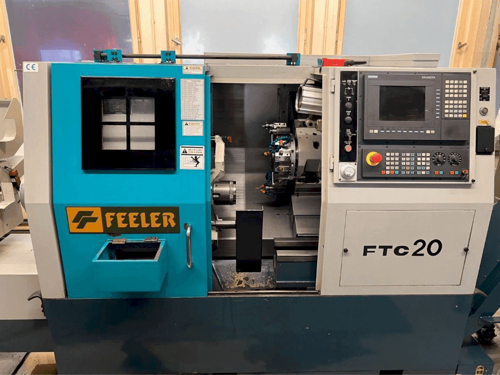 Vista frontal de la máquina Feeler FTC 20