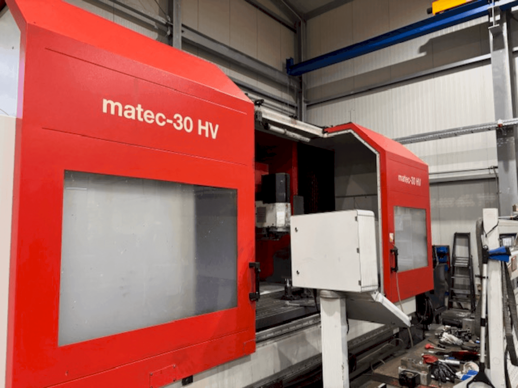 Vista frontal de la máquina Matec 30-HV