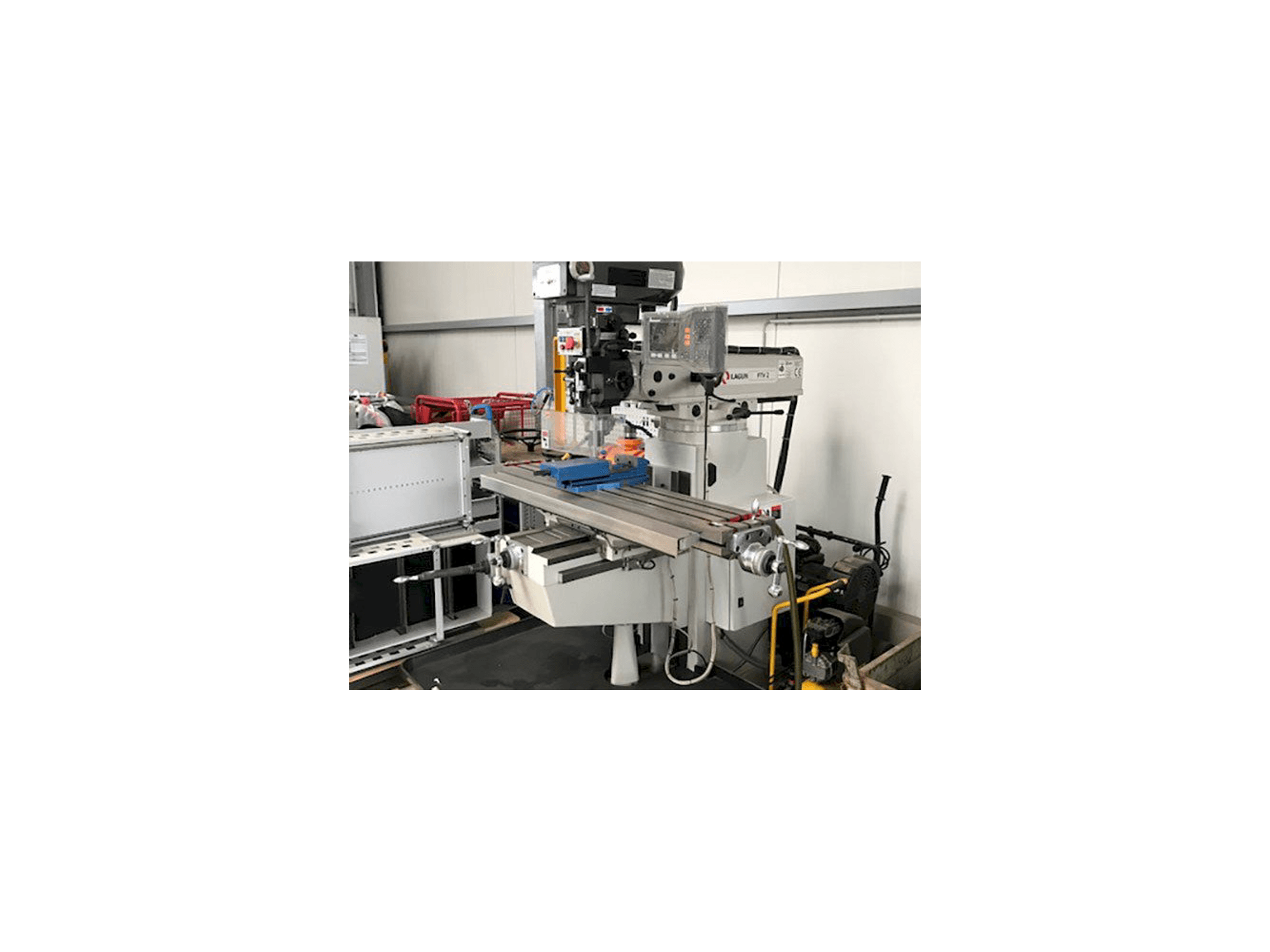 Vista frontal de la máquina LAGUN FTV2