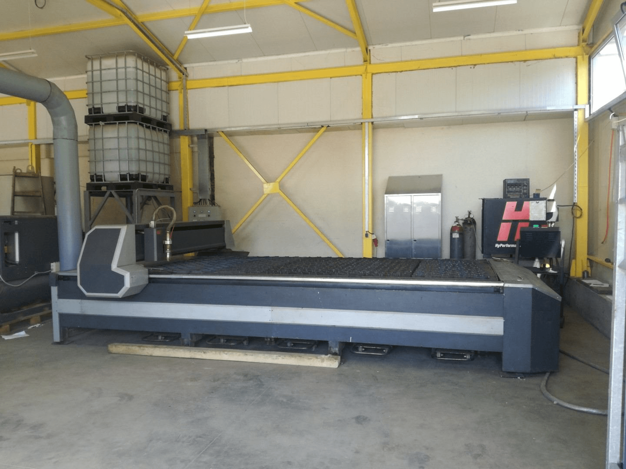 Vista frontal de la máquina HPM ITALY GV 4 x 2