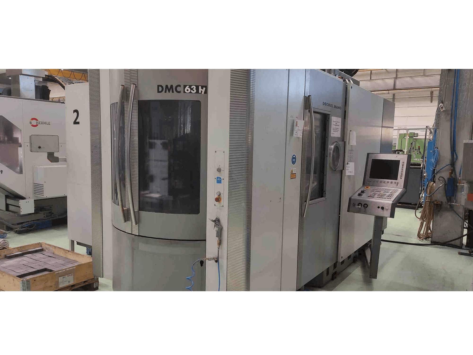 Vista frontal de la máquina DMG DMC63H