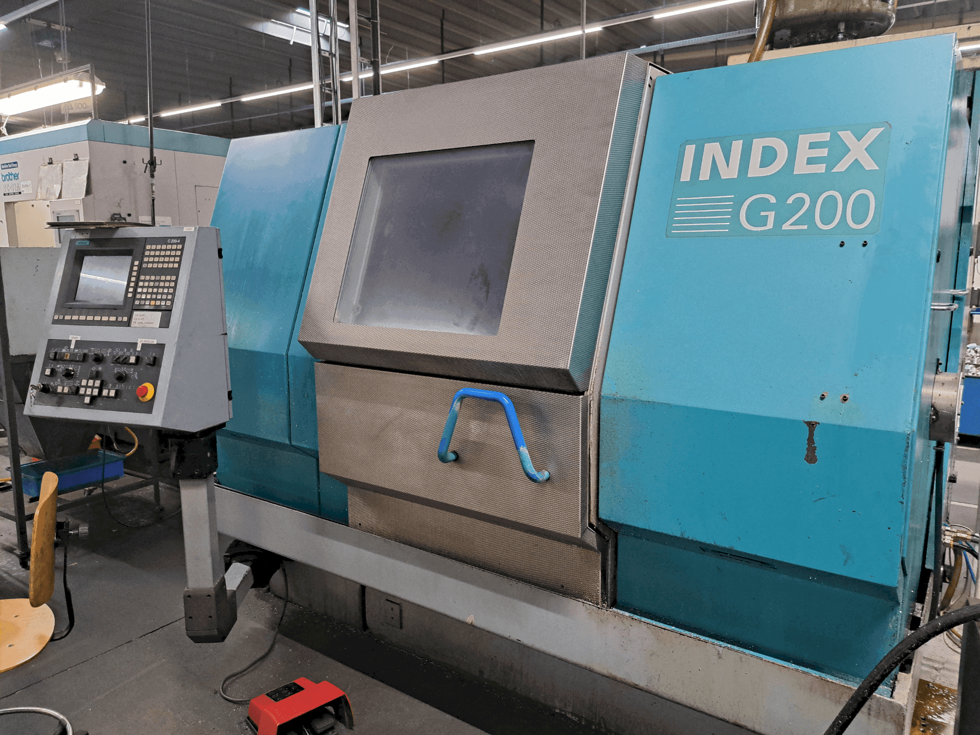 Vista frontal de la máquina Index G200