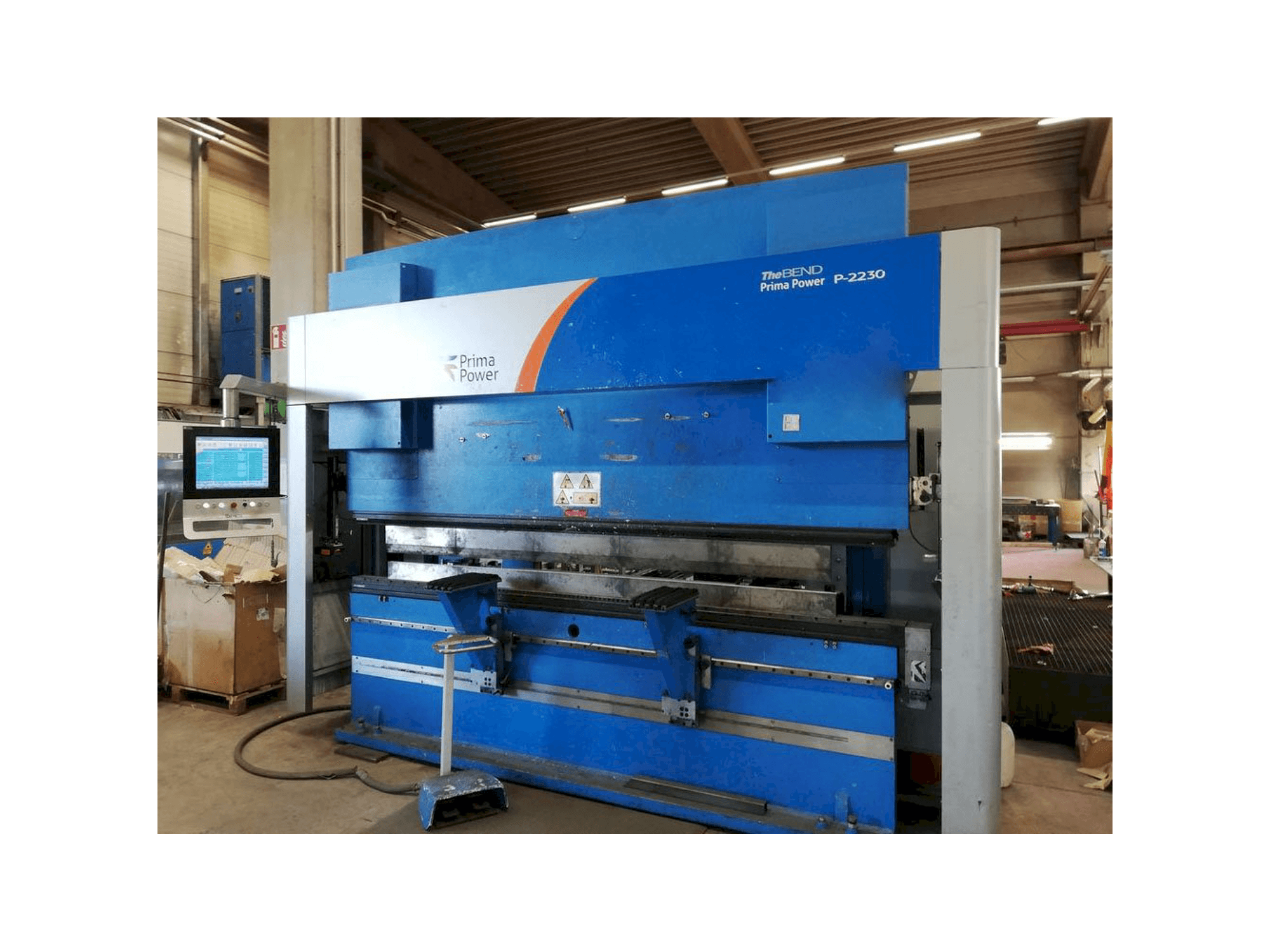 Vista derecha de la máquina Prima Power P-2230