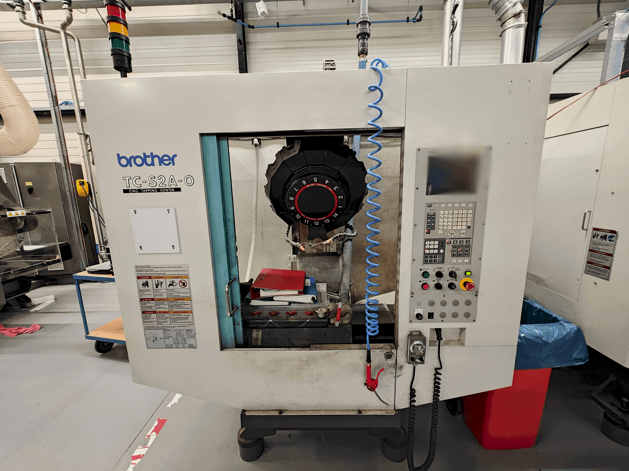 Vista frontal de la máquina Brother C-S2A-O