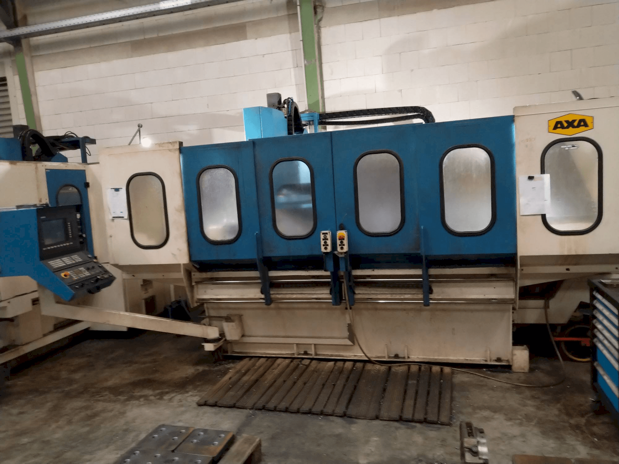 Vista frontal de la máquina AXA VSC 2M