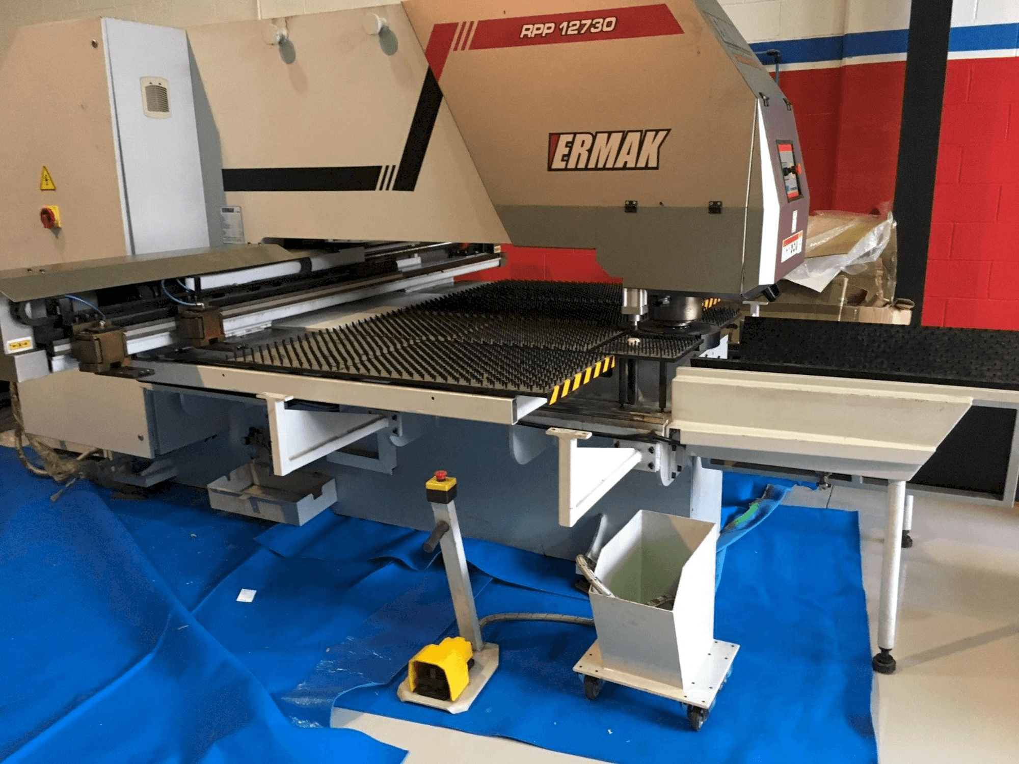 Vista frontal de la máquina ERMAKSAN RPP 12730