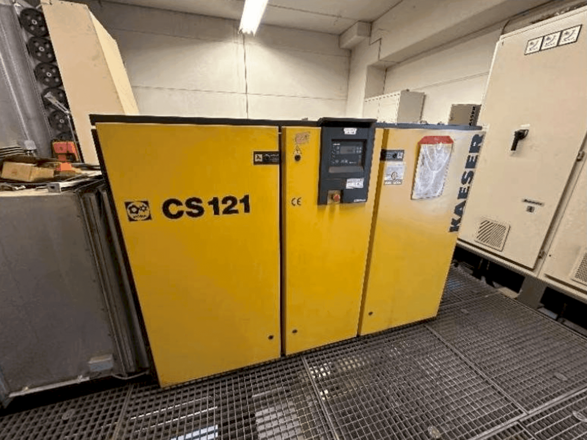 Vista frontal de la máquina KAESER Compressor System