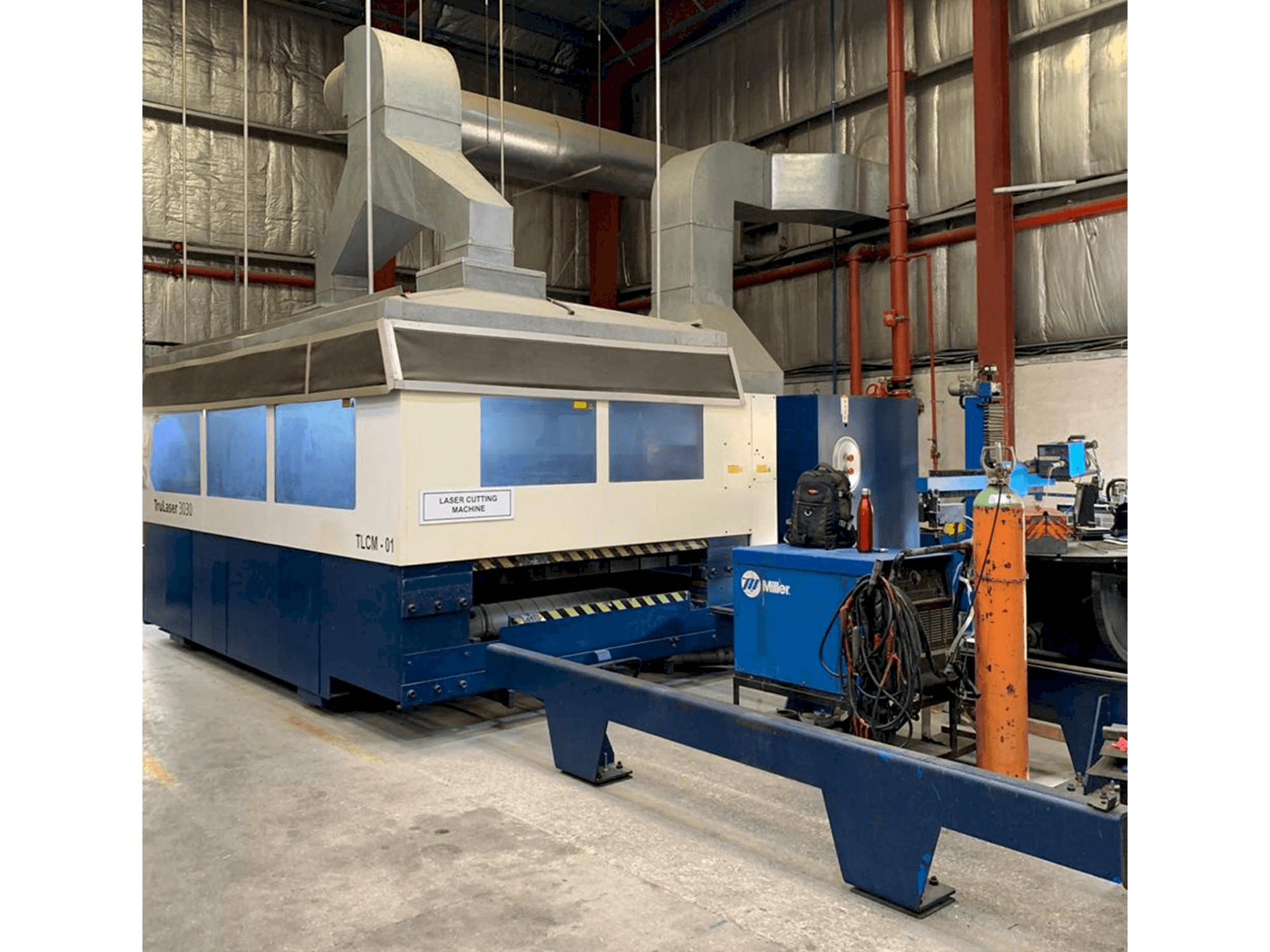 Vista frontal de la máquina Trumpf TruLaser 3030