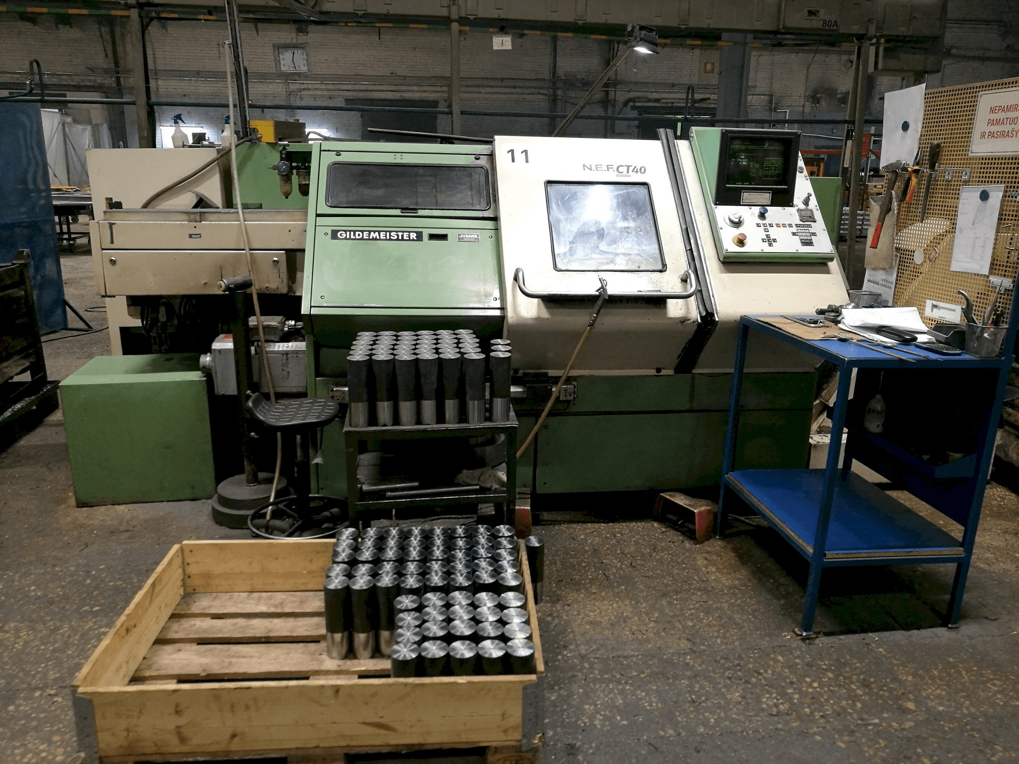 Vista frontal de la máquina Gildemeister NEF CT 40