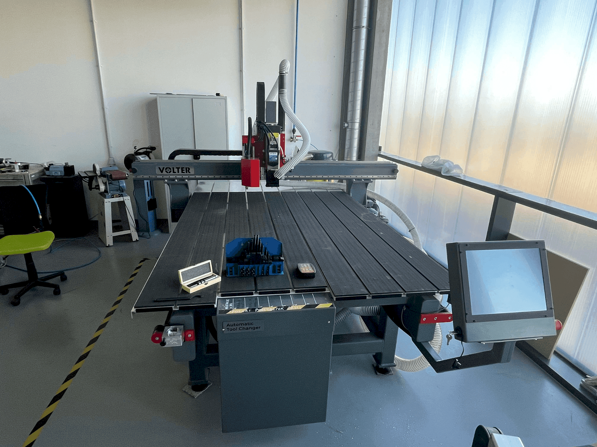 Vista frontal de la máquina VOLTER L2016