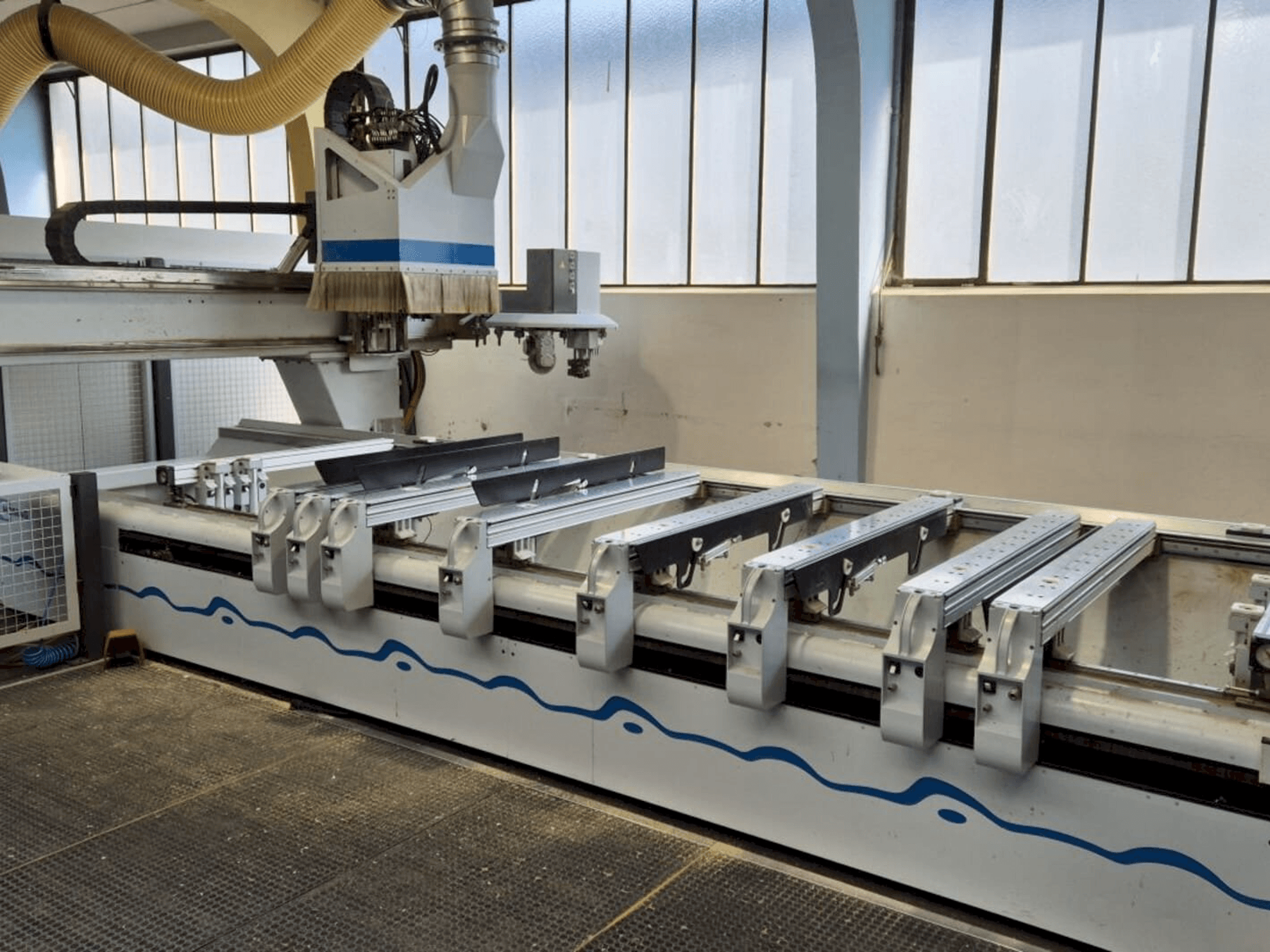 Vista frontal de la máquina HOMAG Optimat BAZ 211