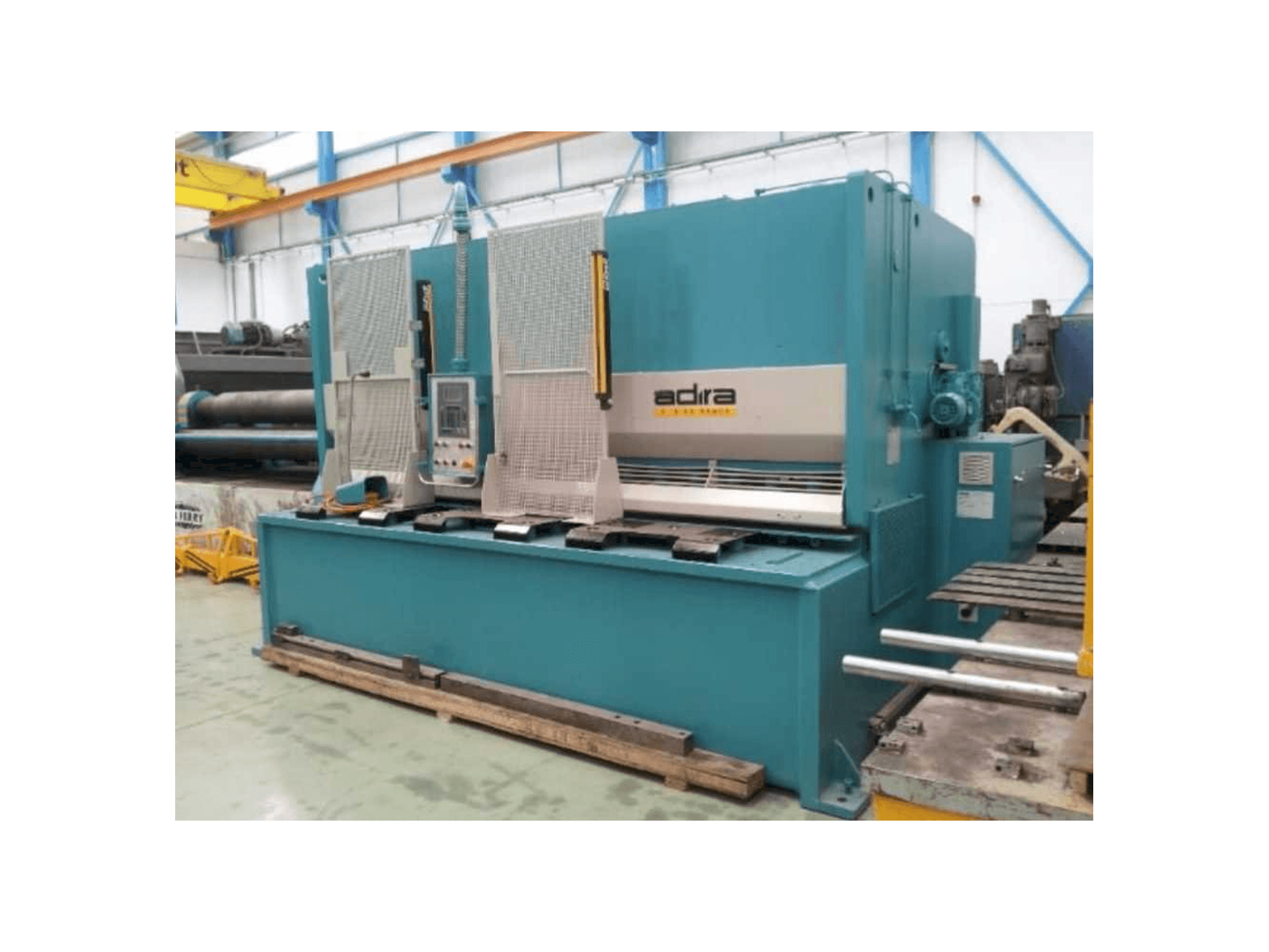 Vista frontal de la máquina ADIRA GVX 2030