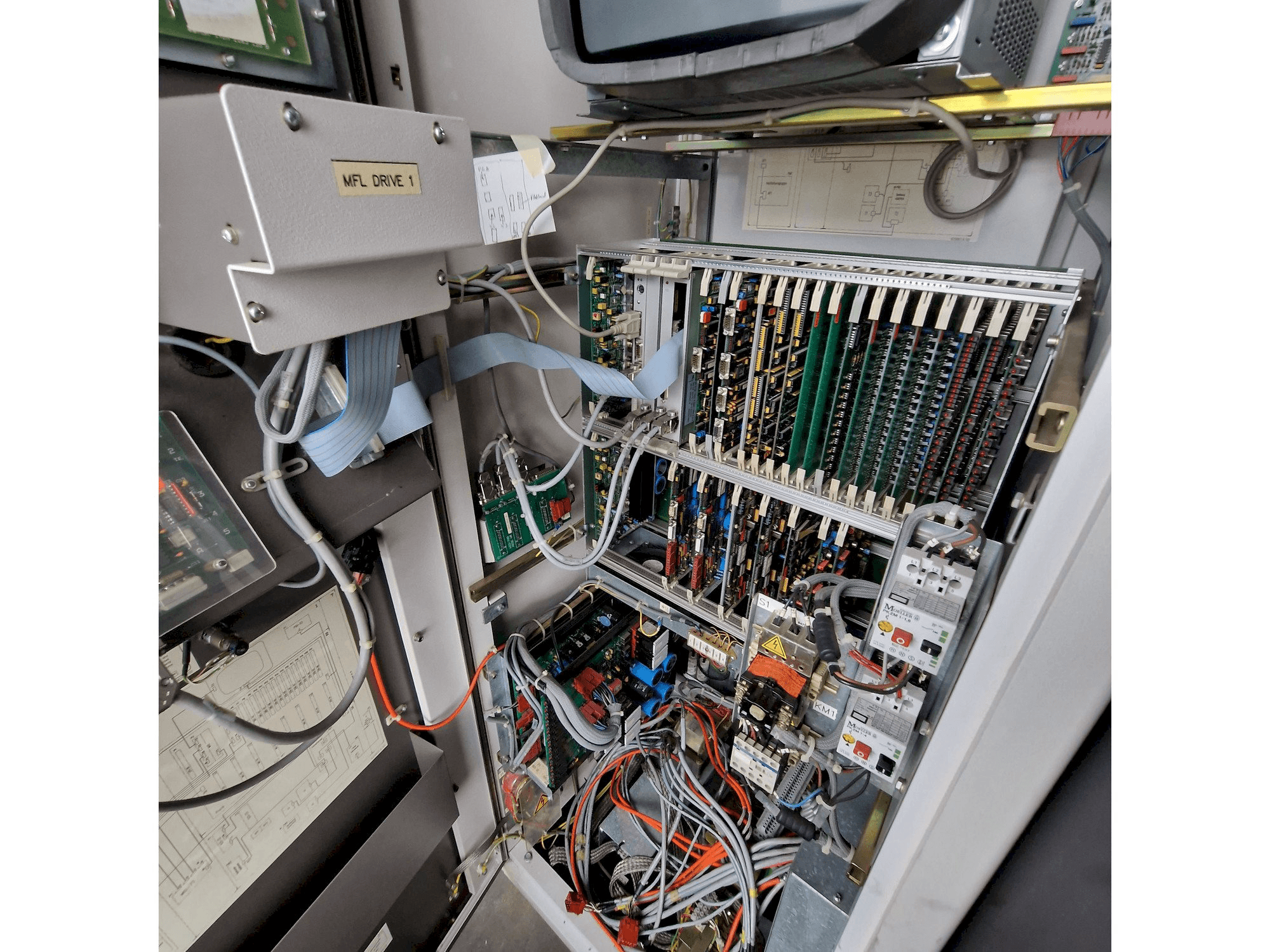 Vista trasera de la máquina AGIE AGIECUT 150 HSS