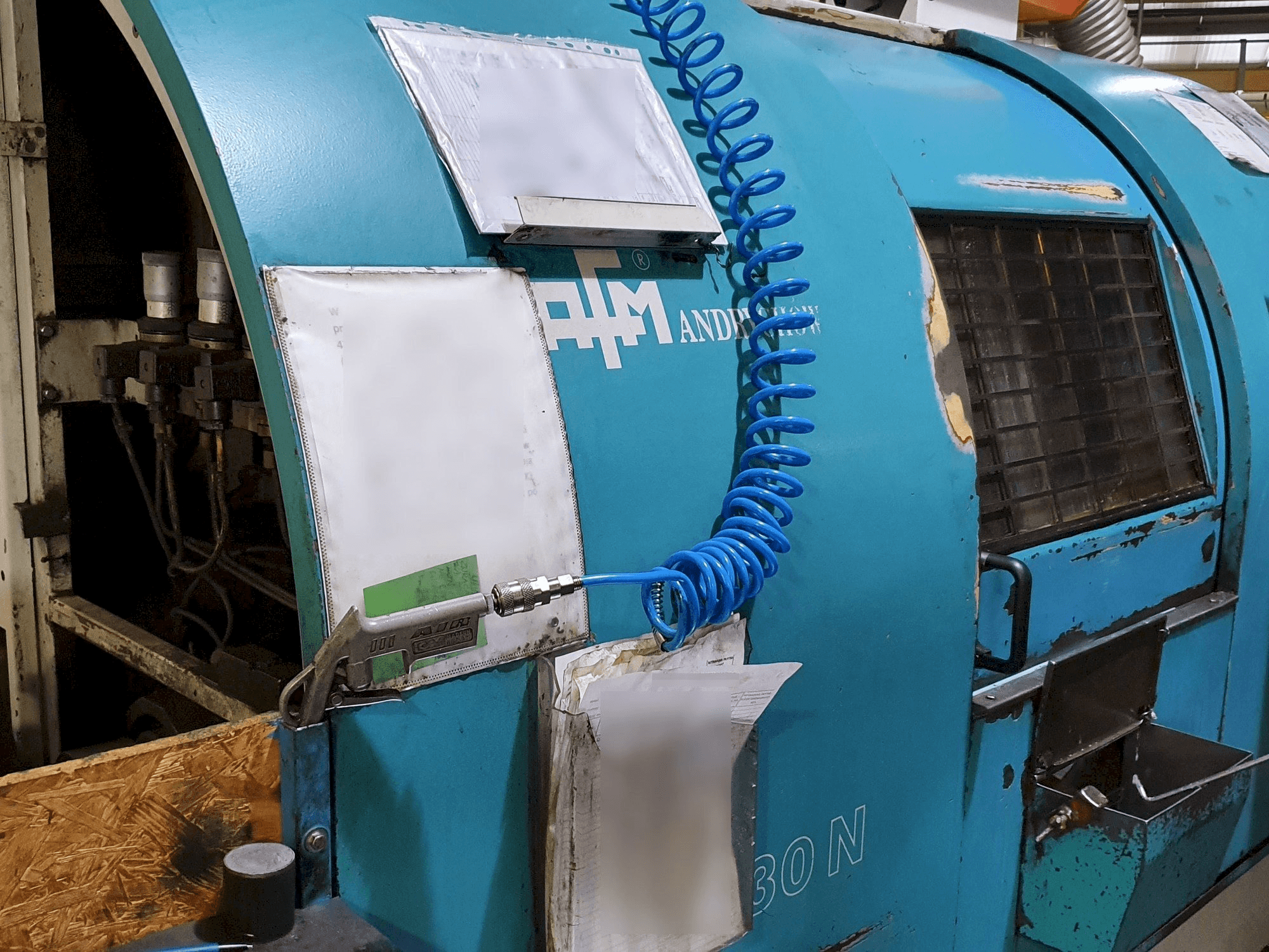 Vista frontal de la máquina AFM TAE-30N