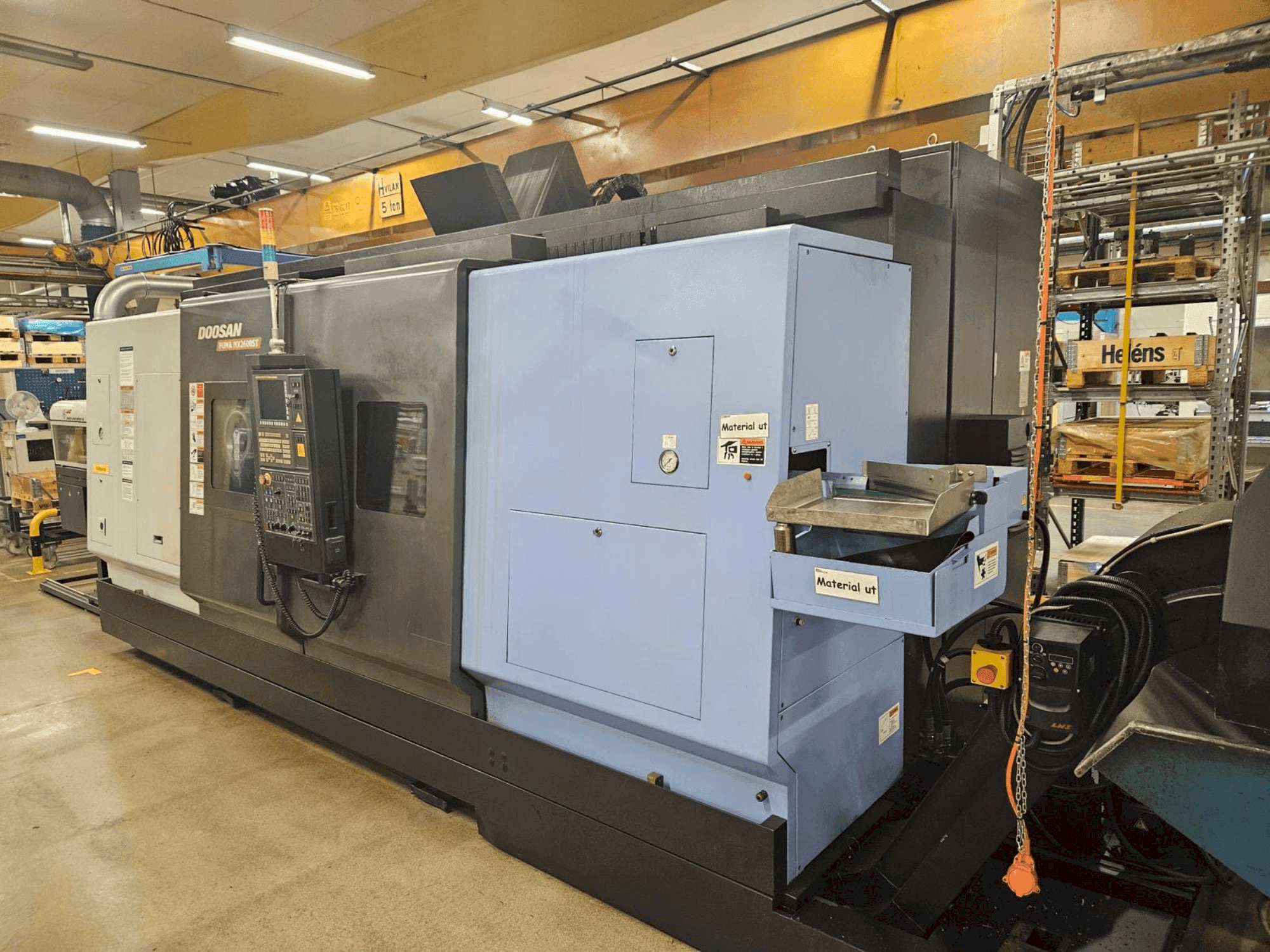 Vista frontal de la máquina DOOSAN Puma MX2600ST (2013)