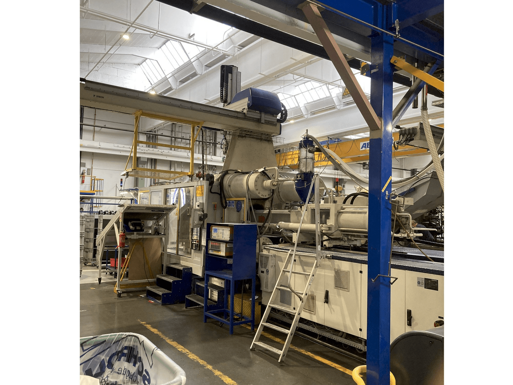 Vista frontal de la máquina Krauss Maffei 650 – 2700 C1