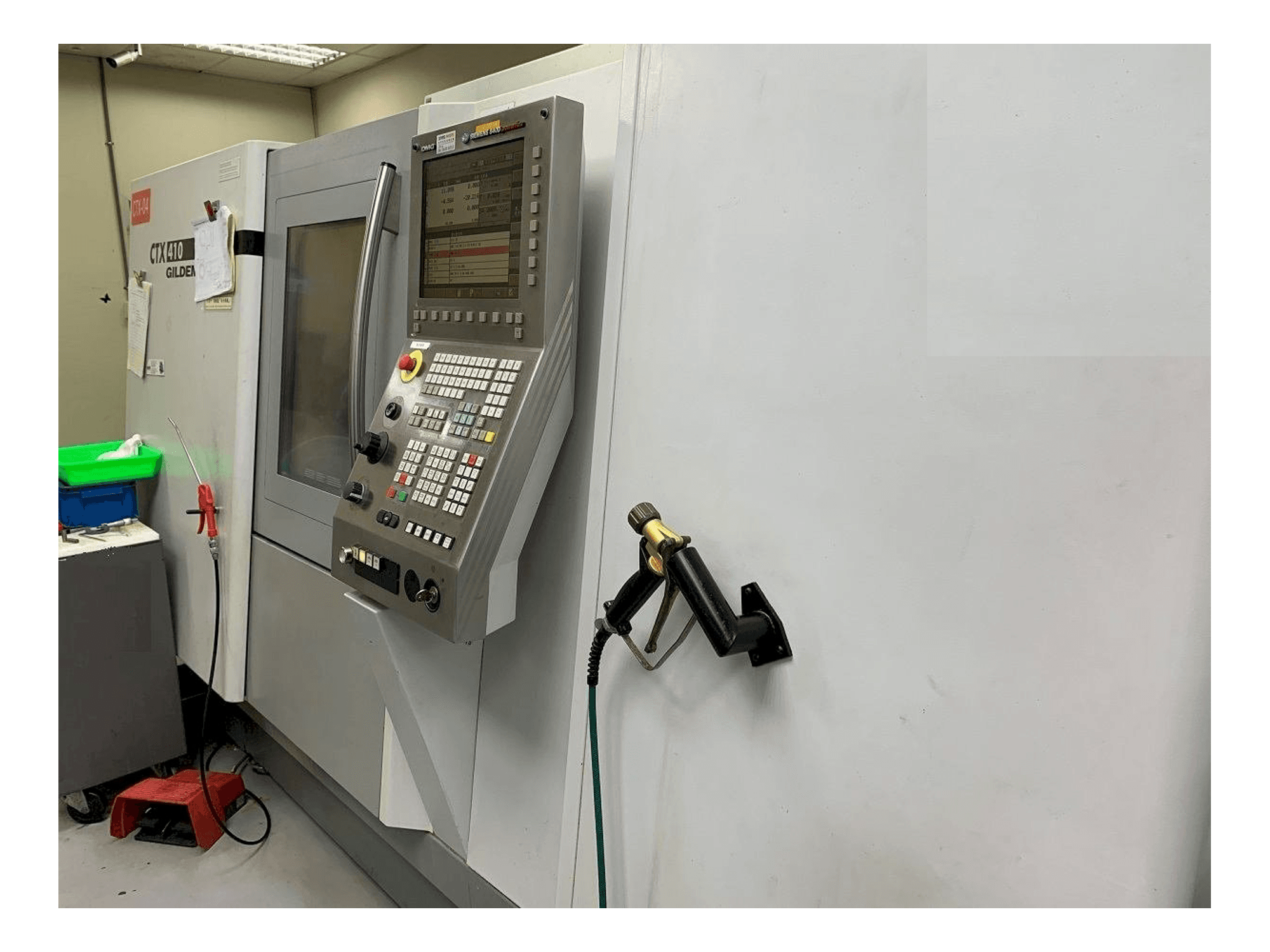 Vista frontal de la máquina Gildemeister CTX 410V6