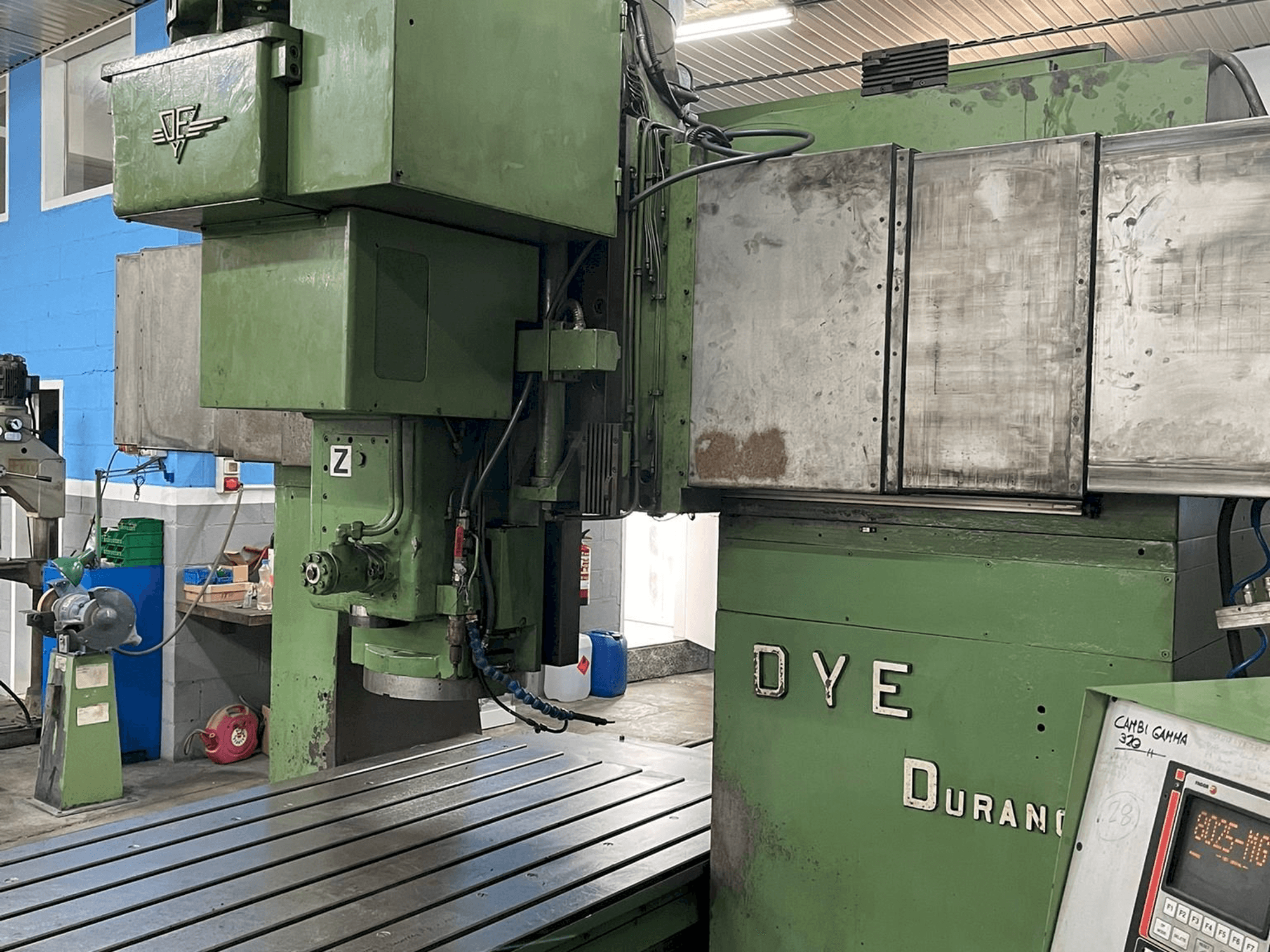 Vista frontal de la máquina DYE FBF-C-N/C