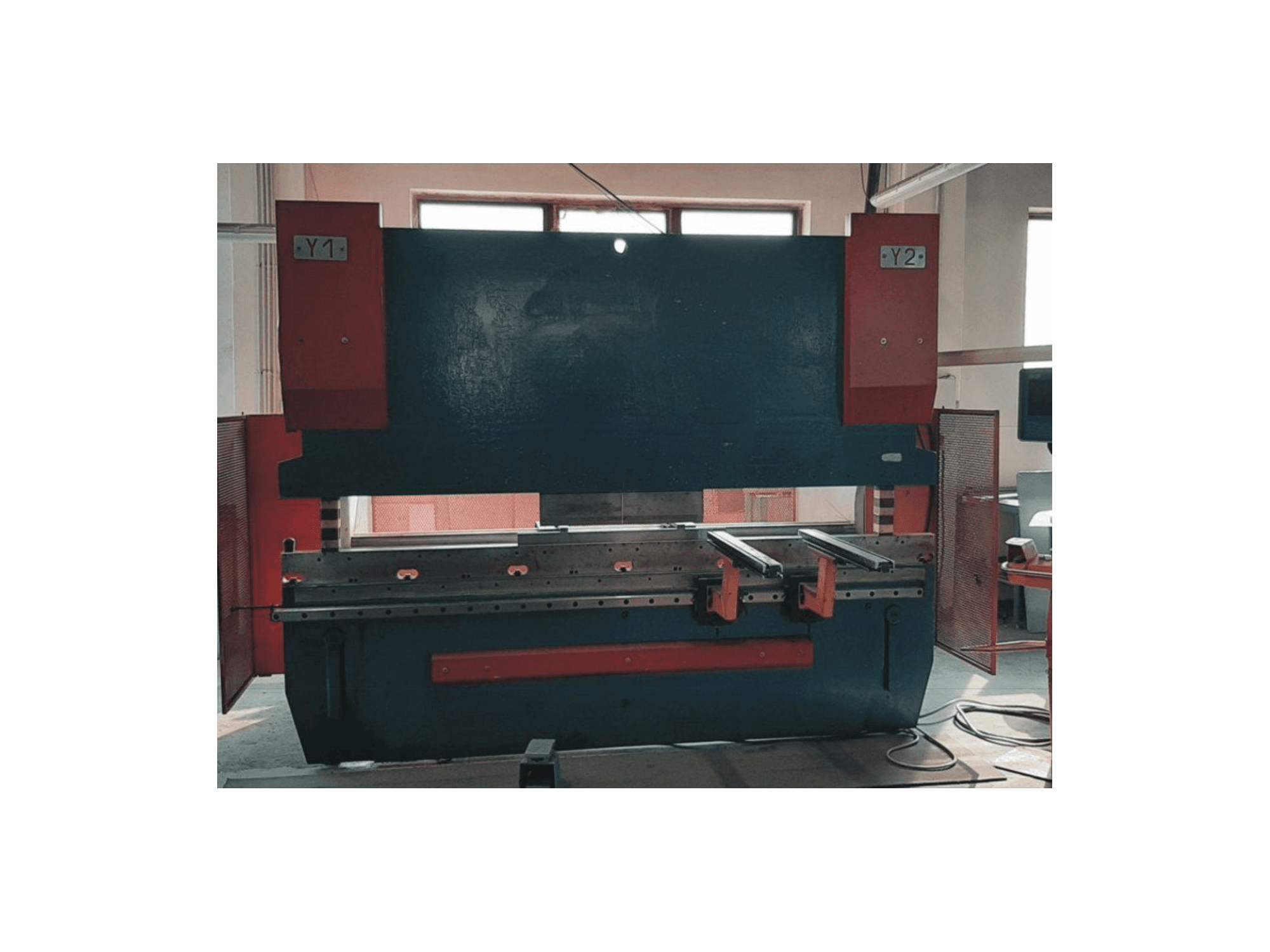 Vista frontal de la máquina BEYELER PR6