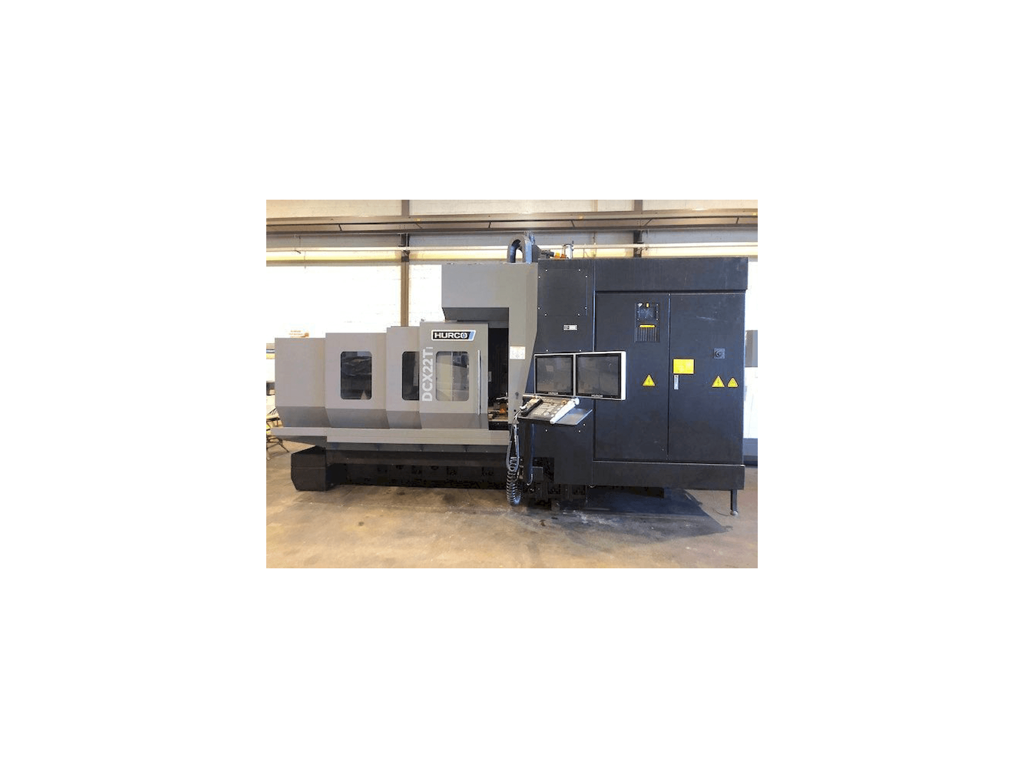 Vista frontal de la máquina Hurco DCX 22Ti