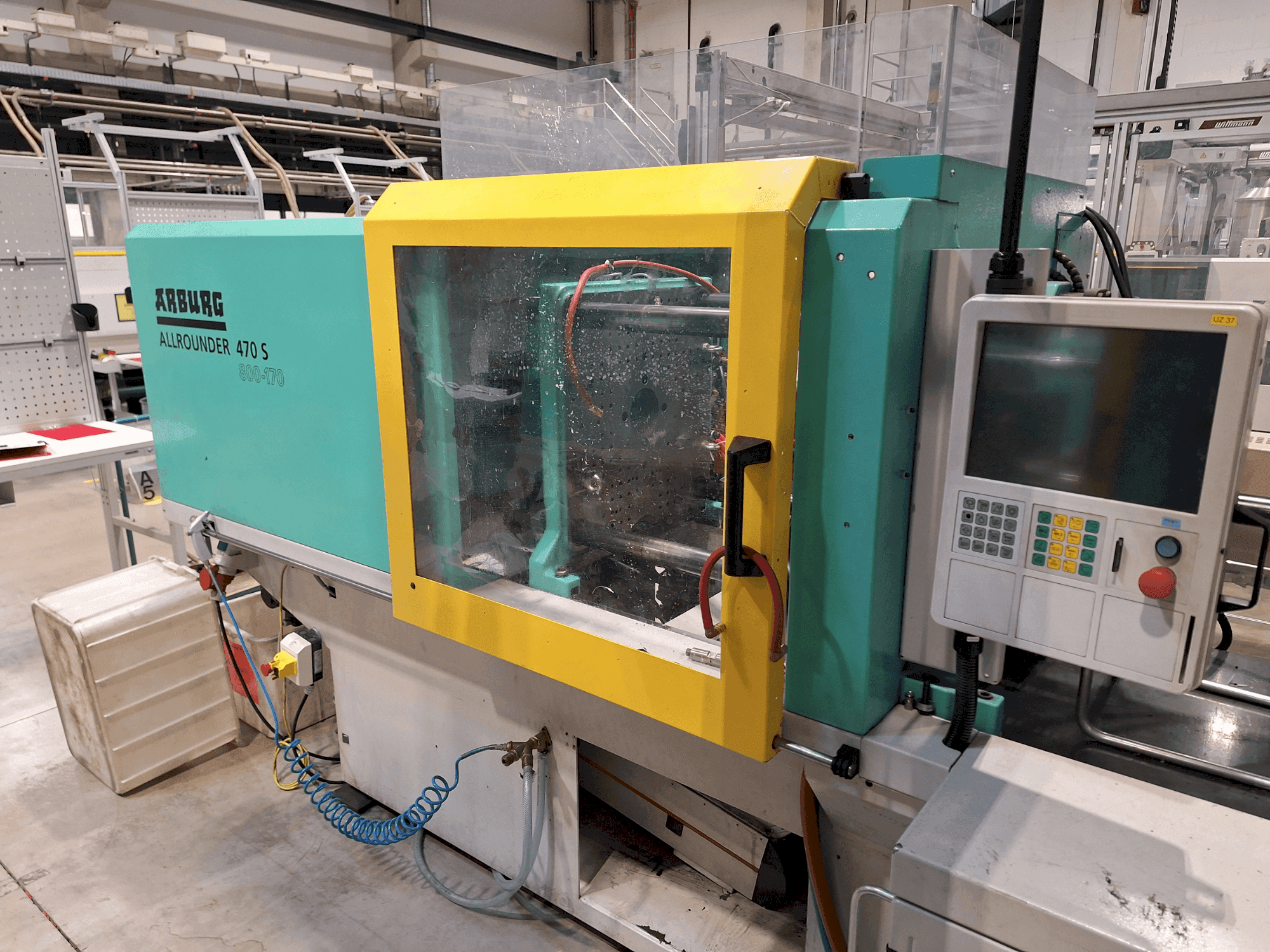 Vista frontal de la máquina Arburg 470 S 800-170