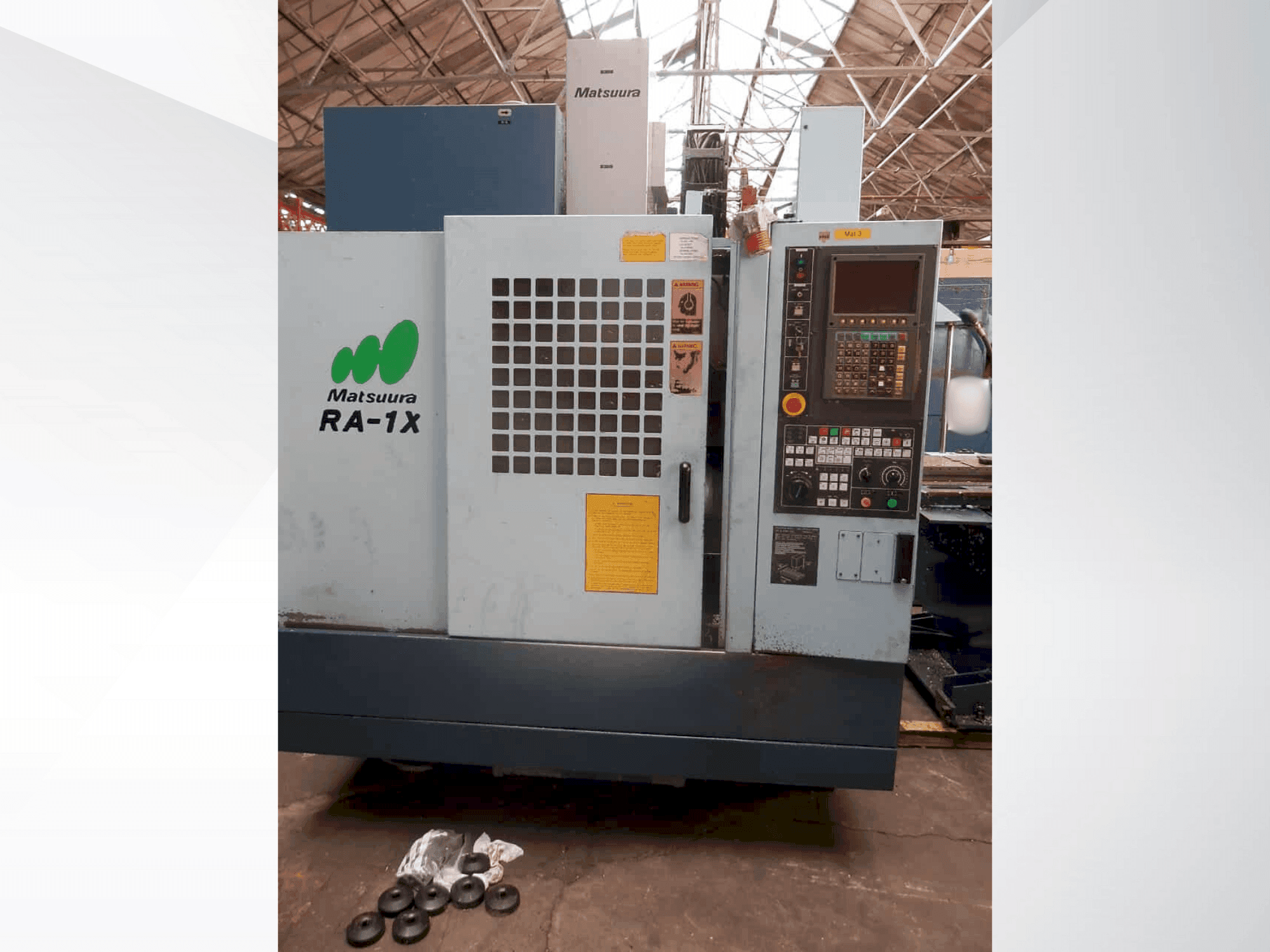 Vista frontal de la máquina Matsuura RA-1X Twin Pallet