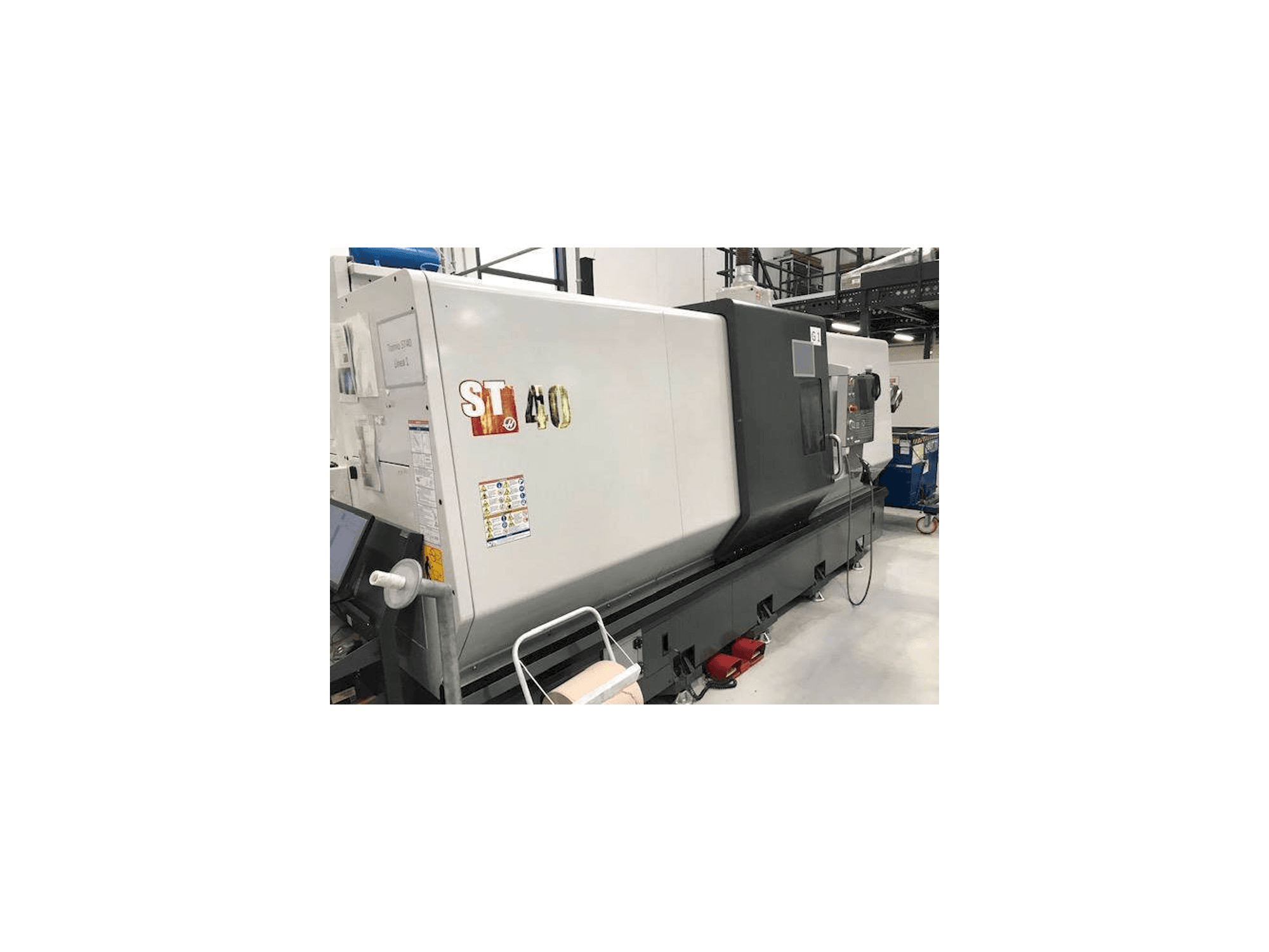 Vista frontal de la máquina HAAS ST40