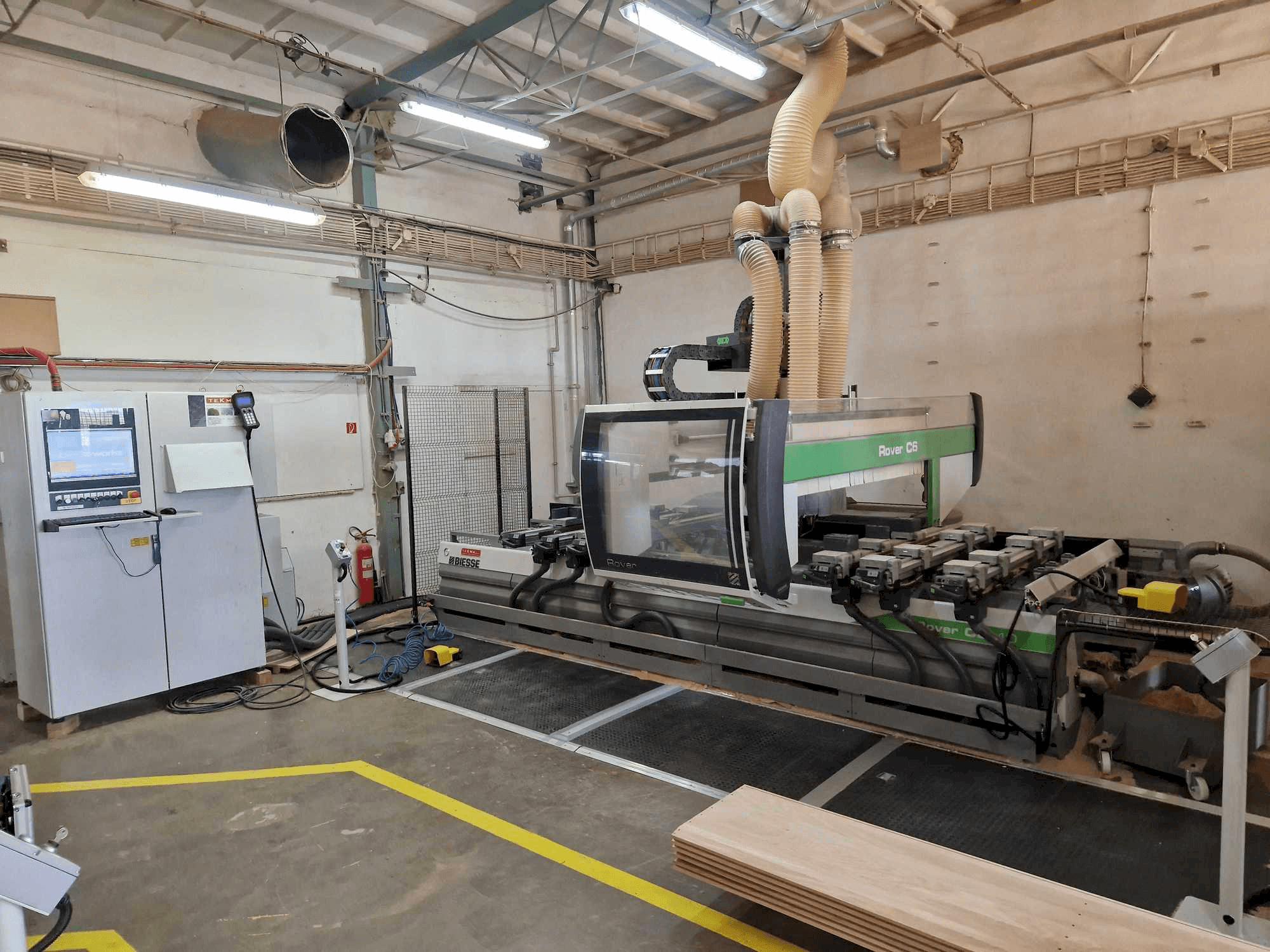 Vista frontal de la máquina BIESSE ROVER C6.40