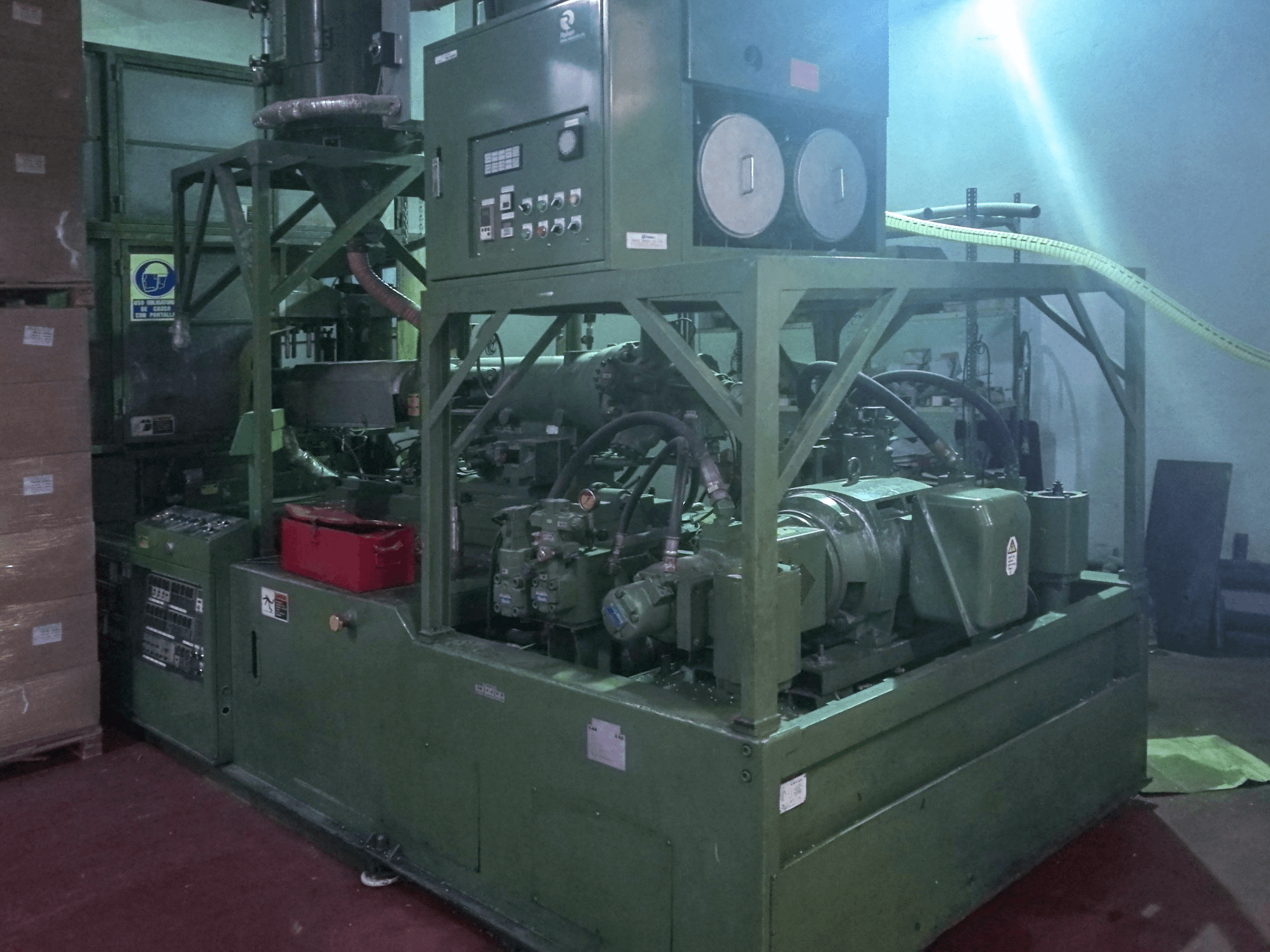 Vista derecha de la máquina NISSEI ASB 650 EXH