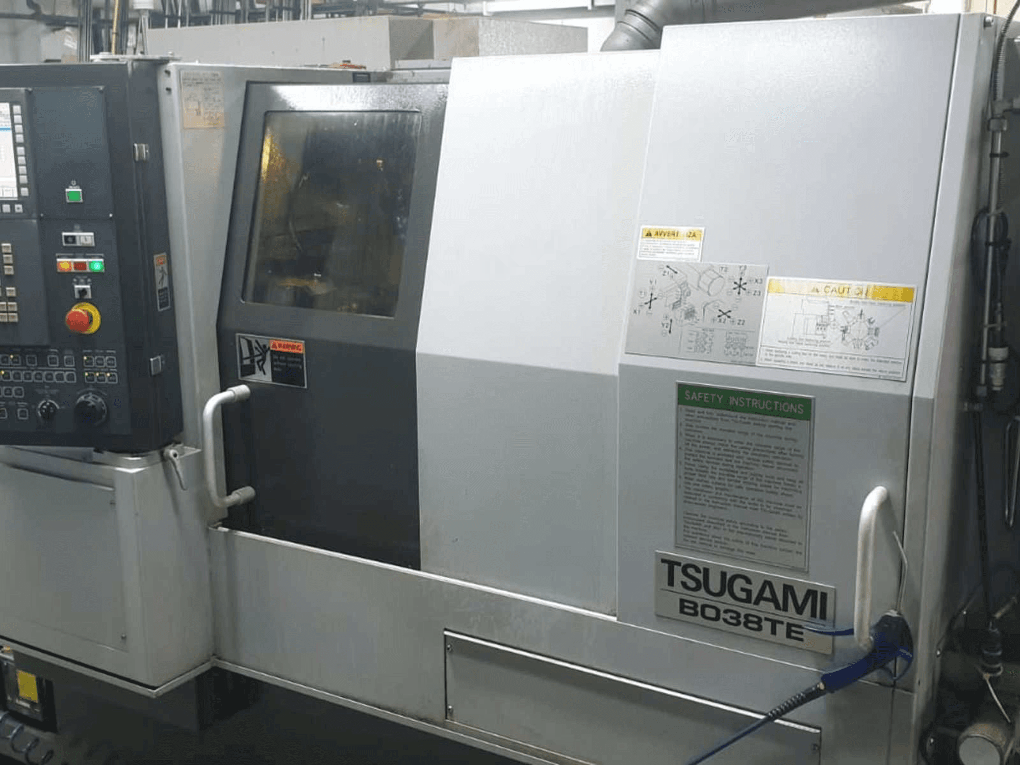 Vista frontal de la máquina TSUGAMI BO38TE