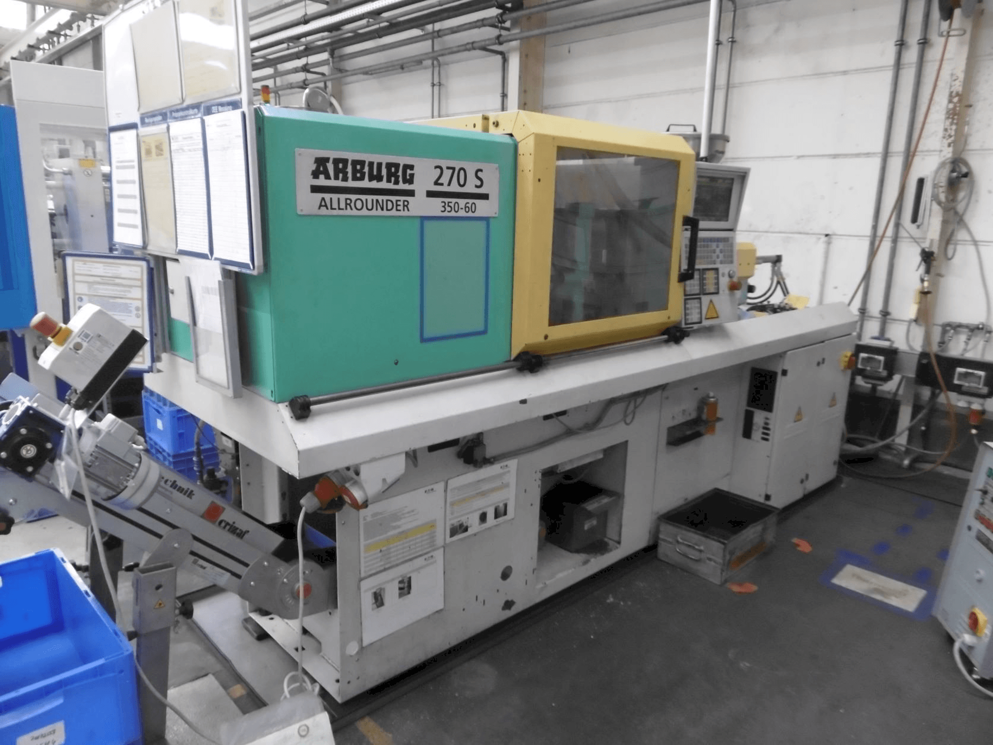 Vista frontal de la máquina Arburg 270S-350-60