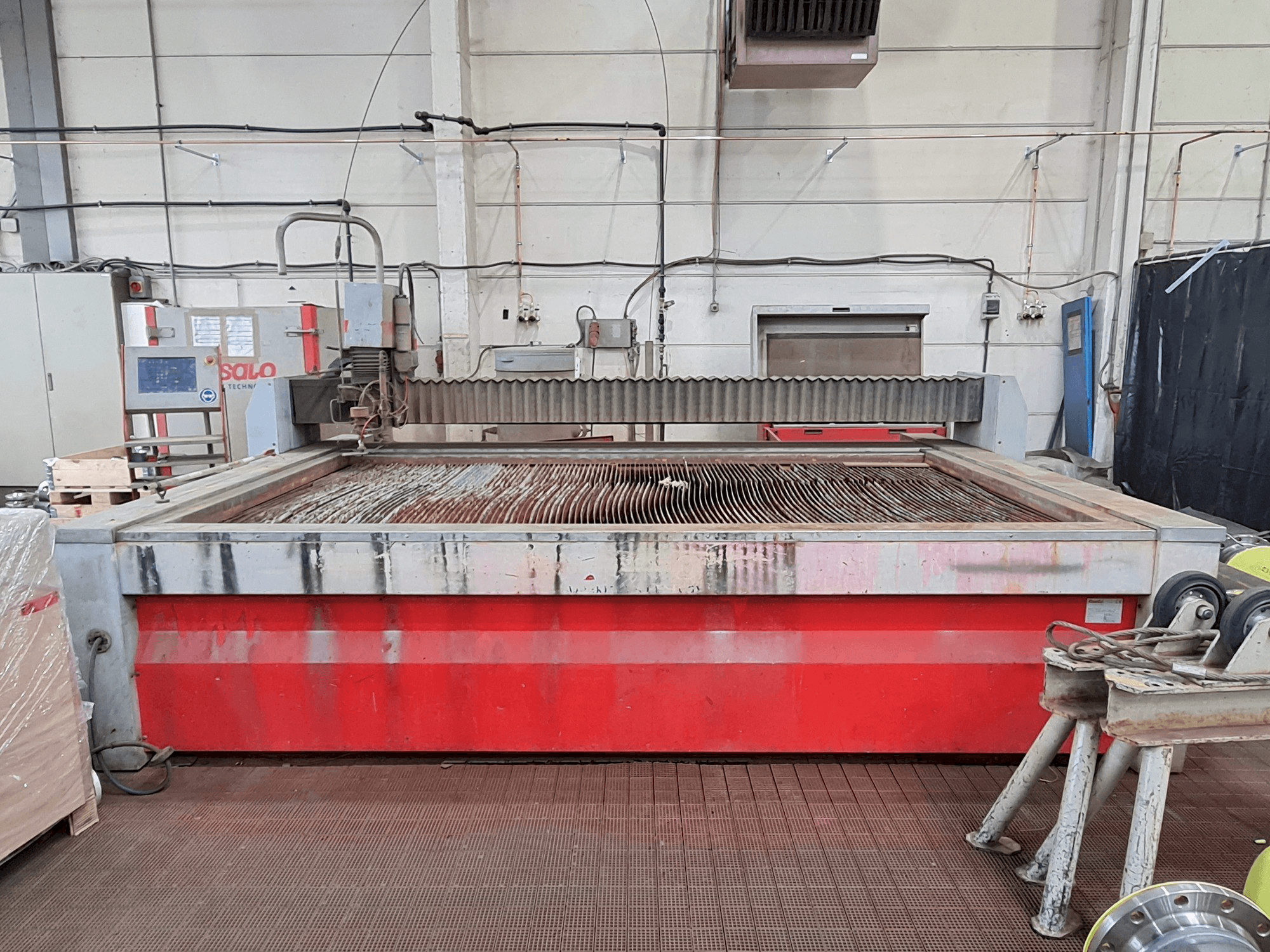 Vista frontal de la máquina Resato R-LCM 3015-1