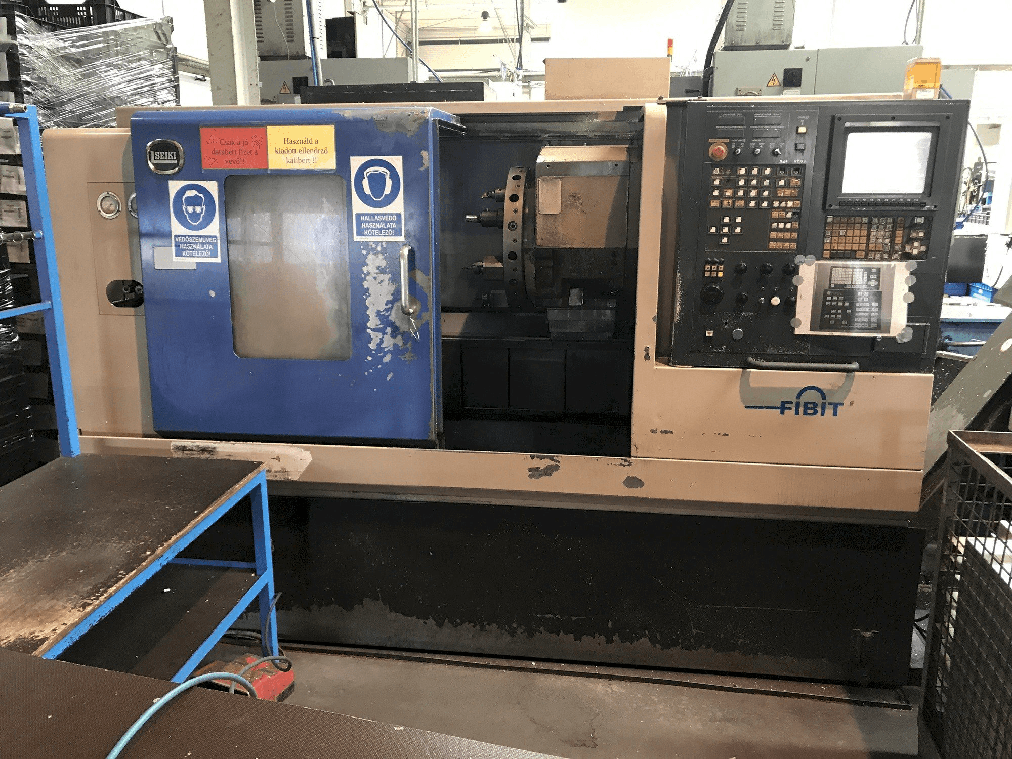 Vista frontal de la máquina HITACHI SEIKI HT20RIII