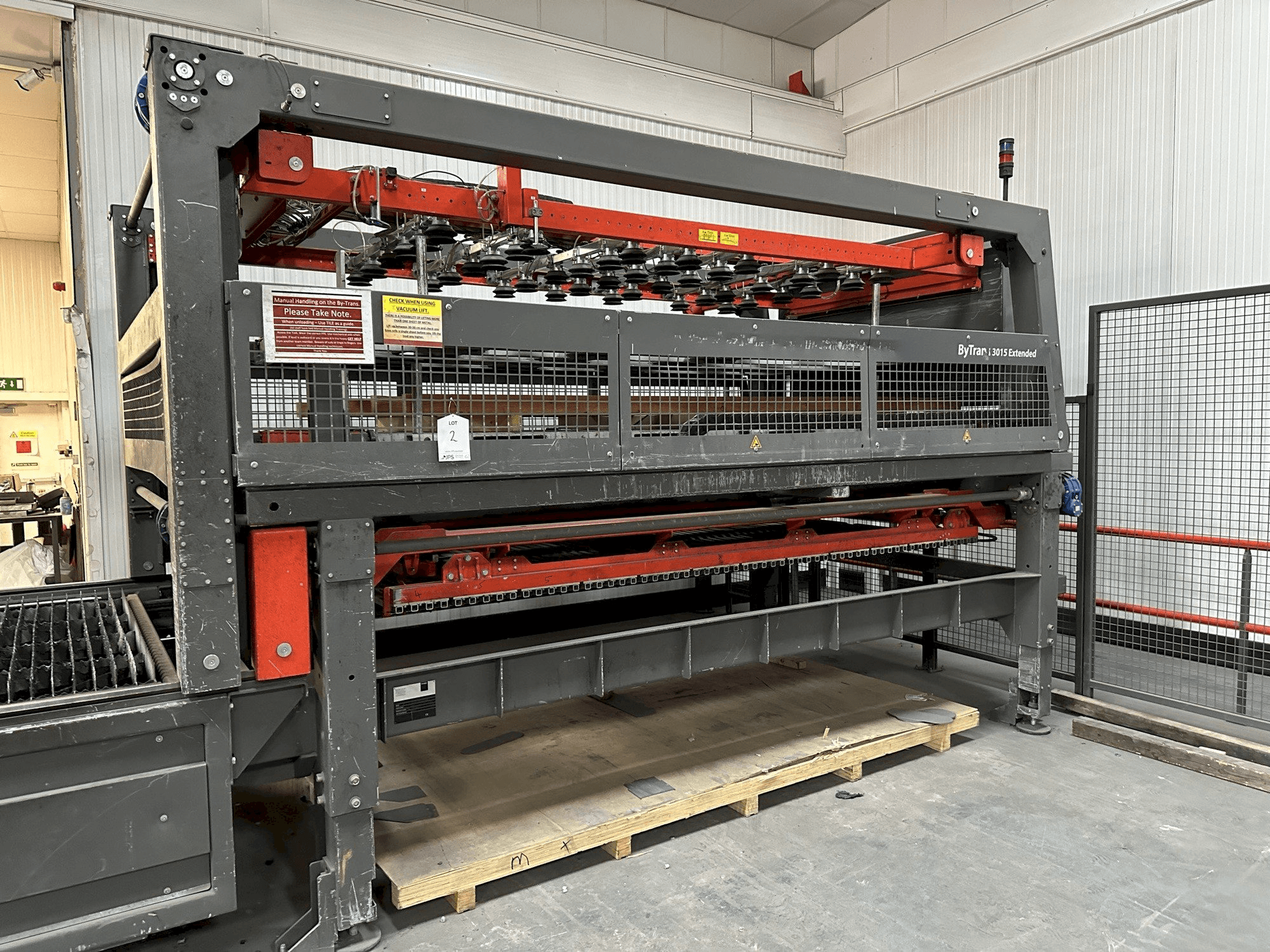 Vista frontal de la máquina Bystronic By Trans 3015 Extended Automatic Loading