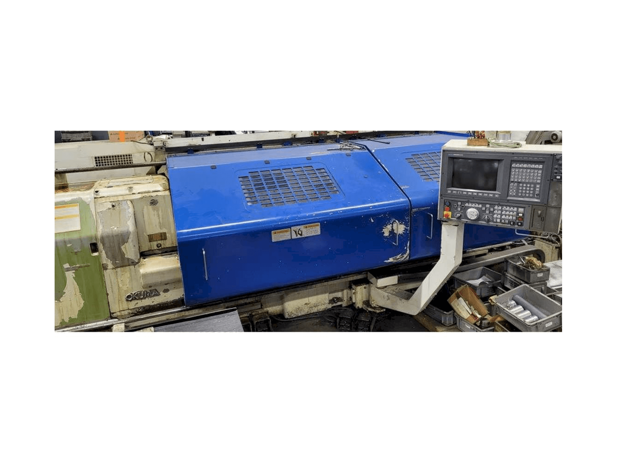 Vista frontal de la máquina Okuma LH35