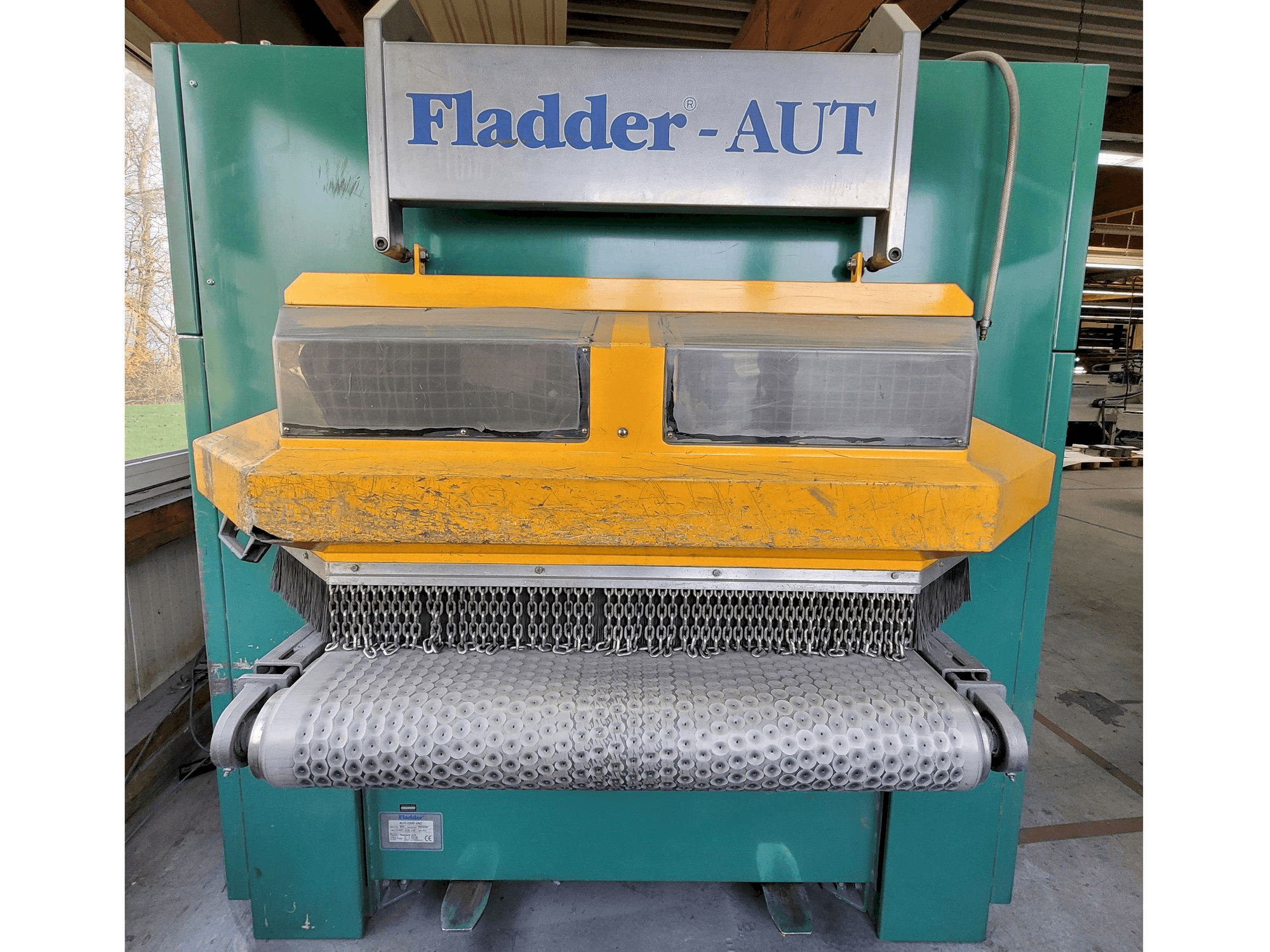 Vista frontal de la máquina Fladder AUT-1000 VAC