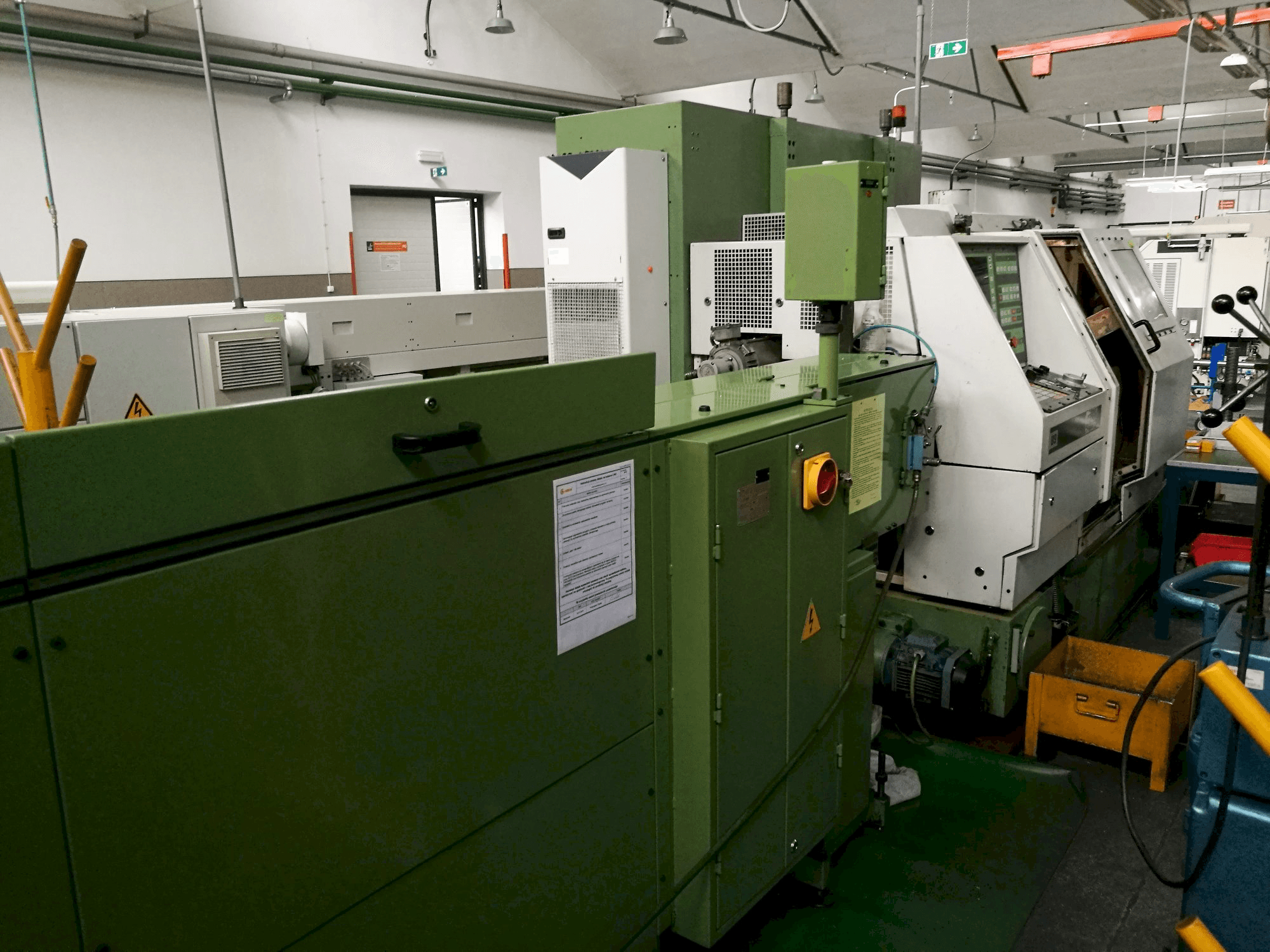 Vista frontal de la máquina TRAUB TNS 30/42 D