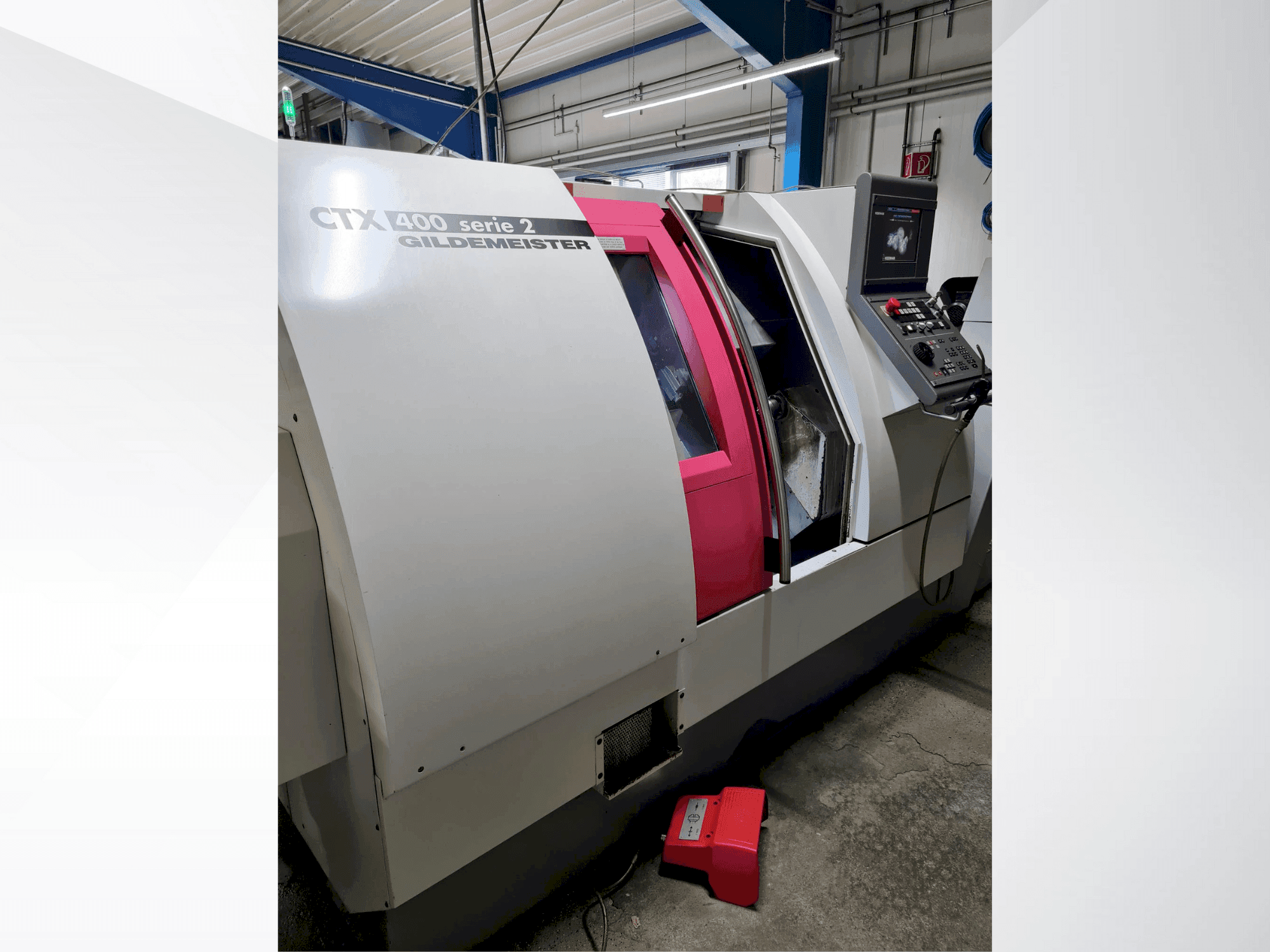 Vista frontal de la máquina Gildemeister CTX 400 S2