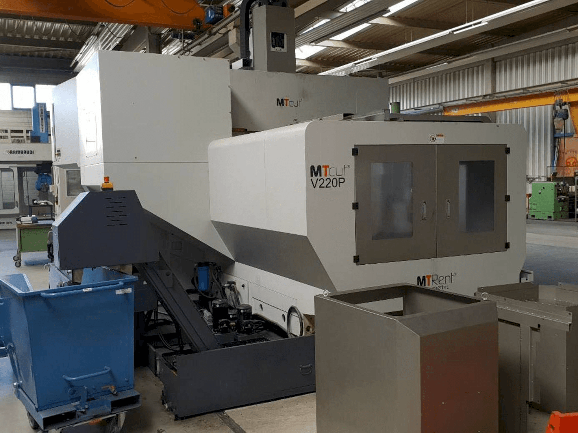 Vista frontal de la máquina MTcut V220P