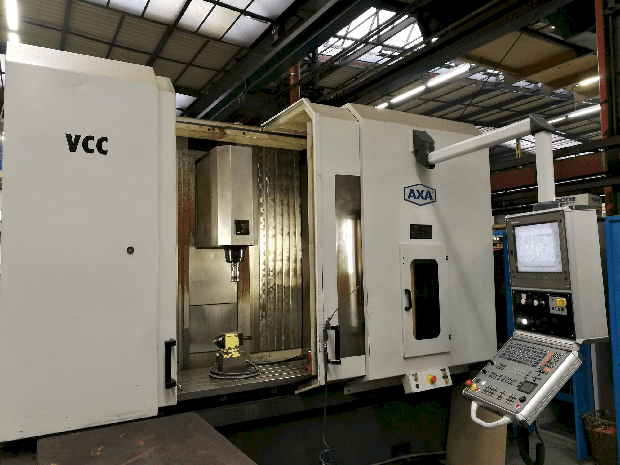 Vista frontal de la máquina AXA VCC 1200