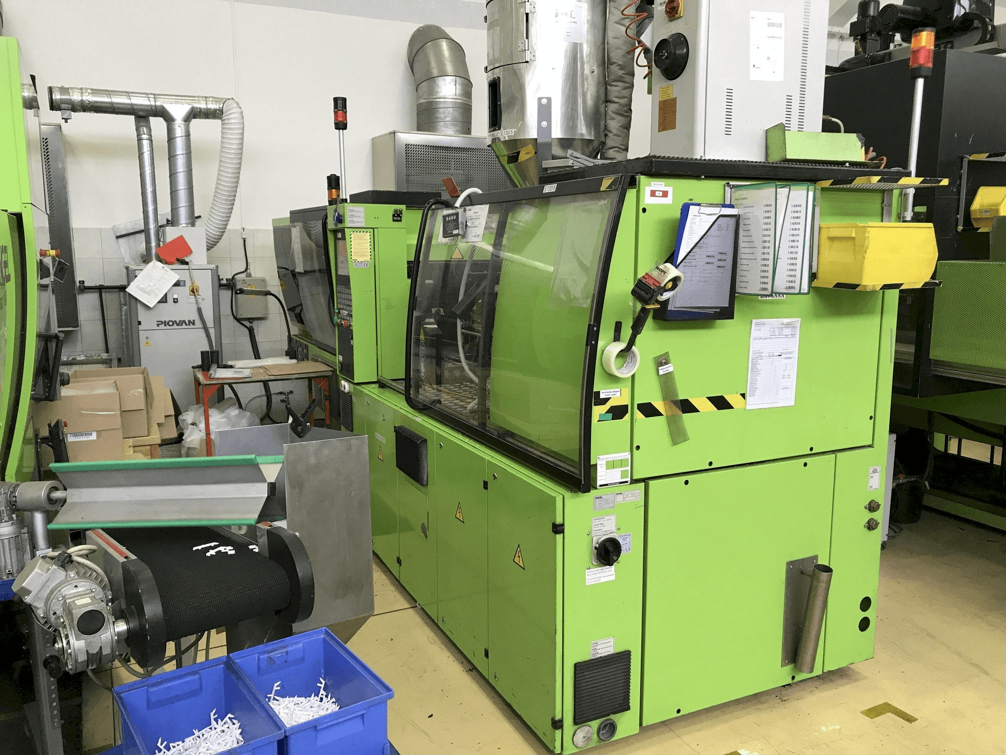 Vista frontal de la máquina ENGEL VC 500/120 Focus