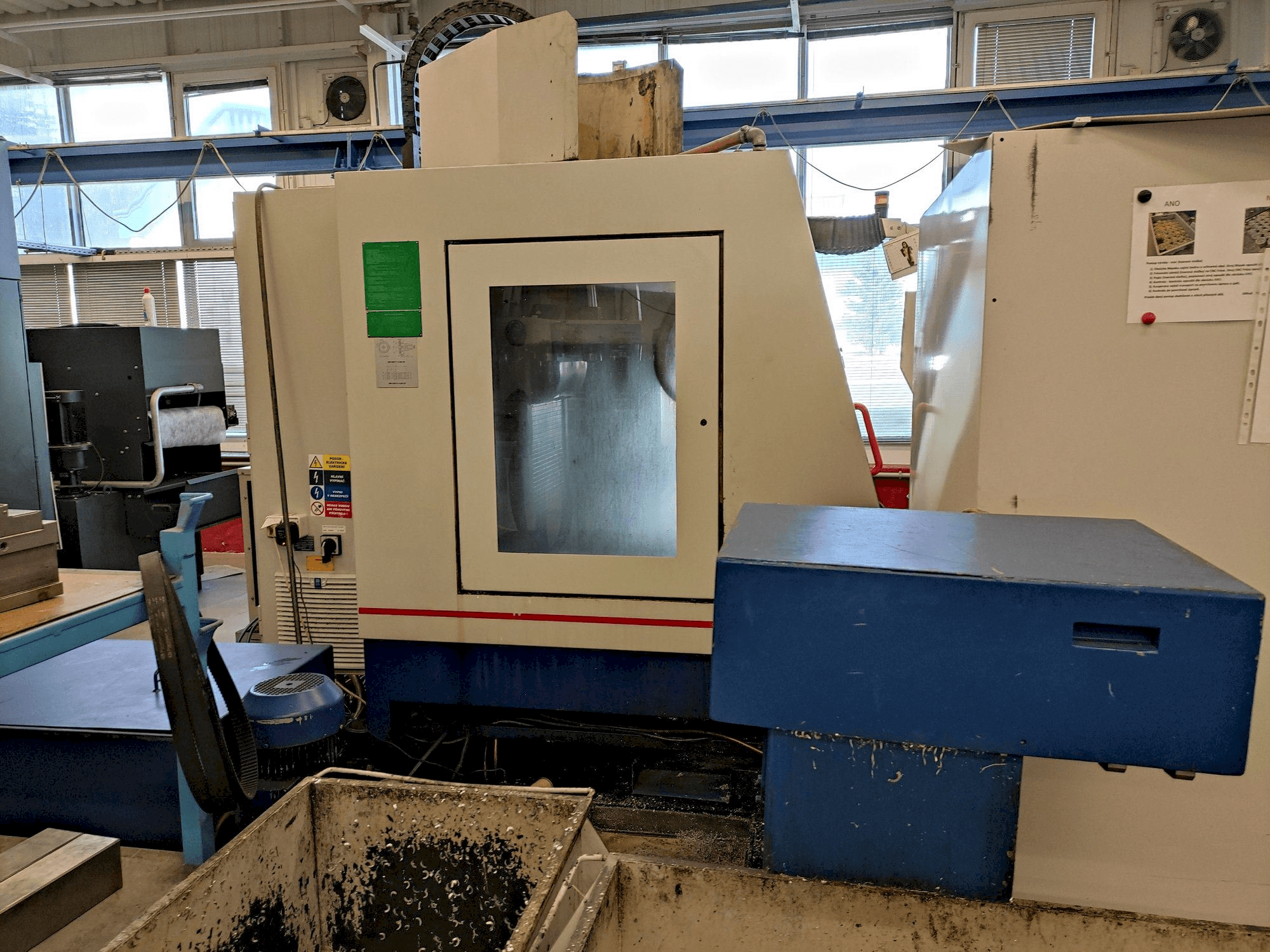Vista frontal de la máquina ZPS MCFV 1260 NT