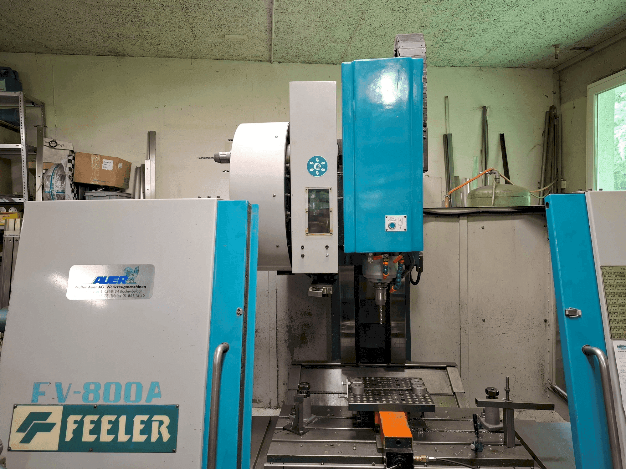 Vista frontal de la máquina Feeler FV-800A