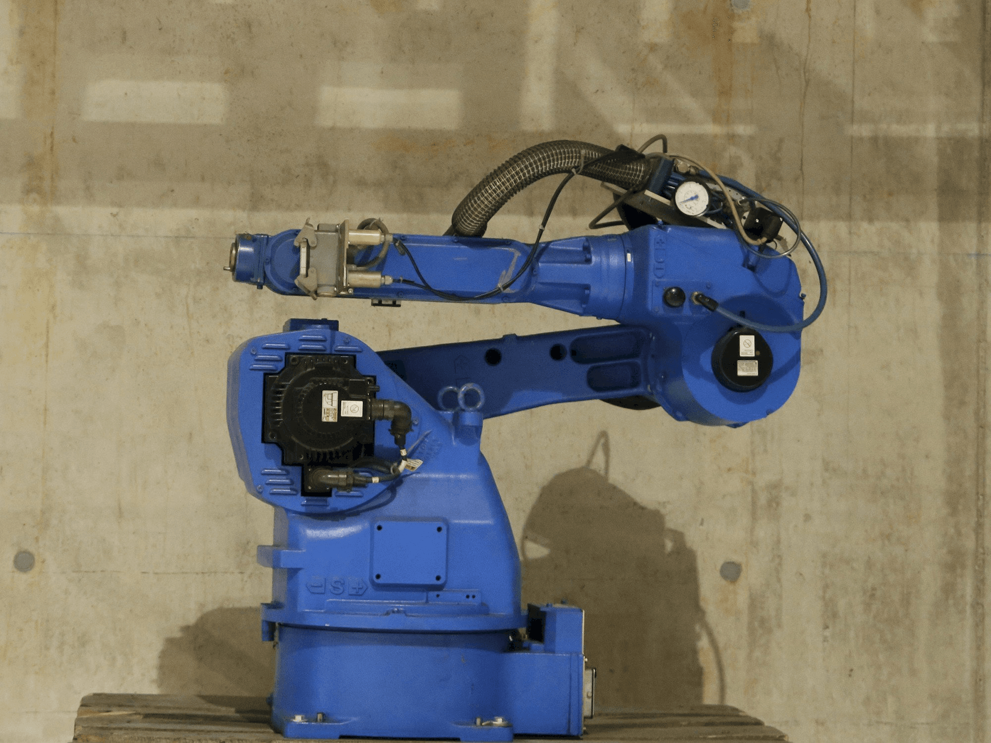 Vista izquierda de la máquina Yaskawa Motoman UP20