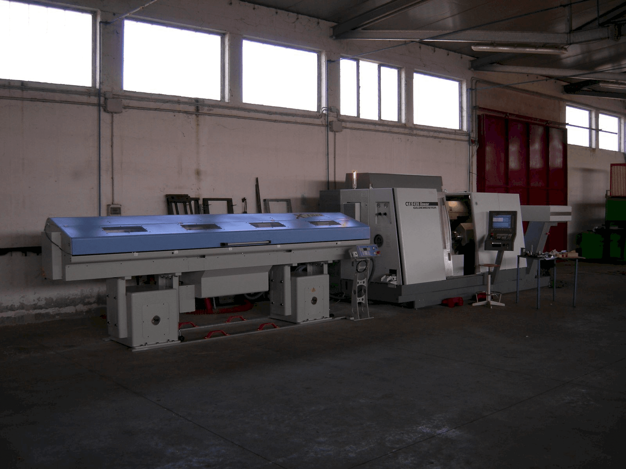 Vista frontal de la máquina Gildemeister CTX 420 V6 linear