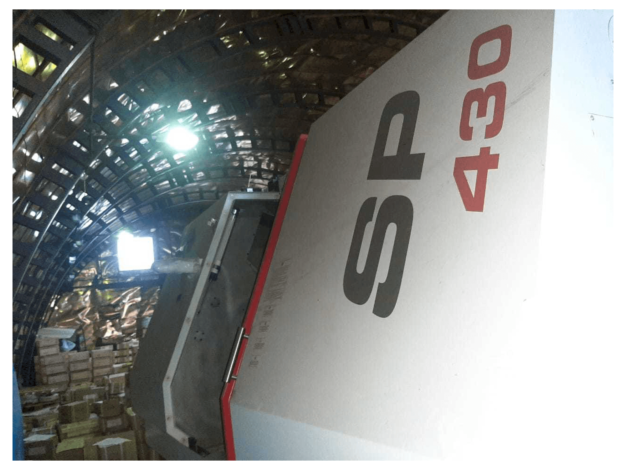 Vista frontal de la máquina KOVOSVIT MAS SP 430 Y/L2